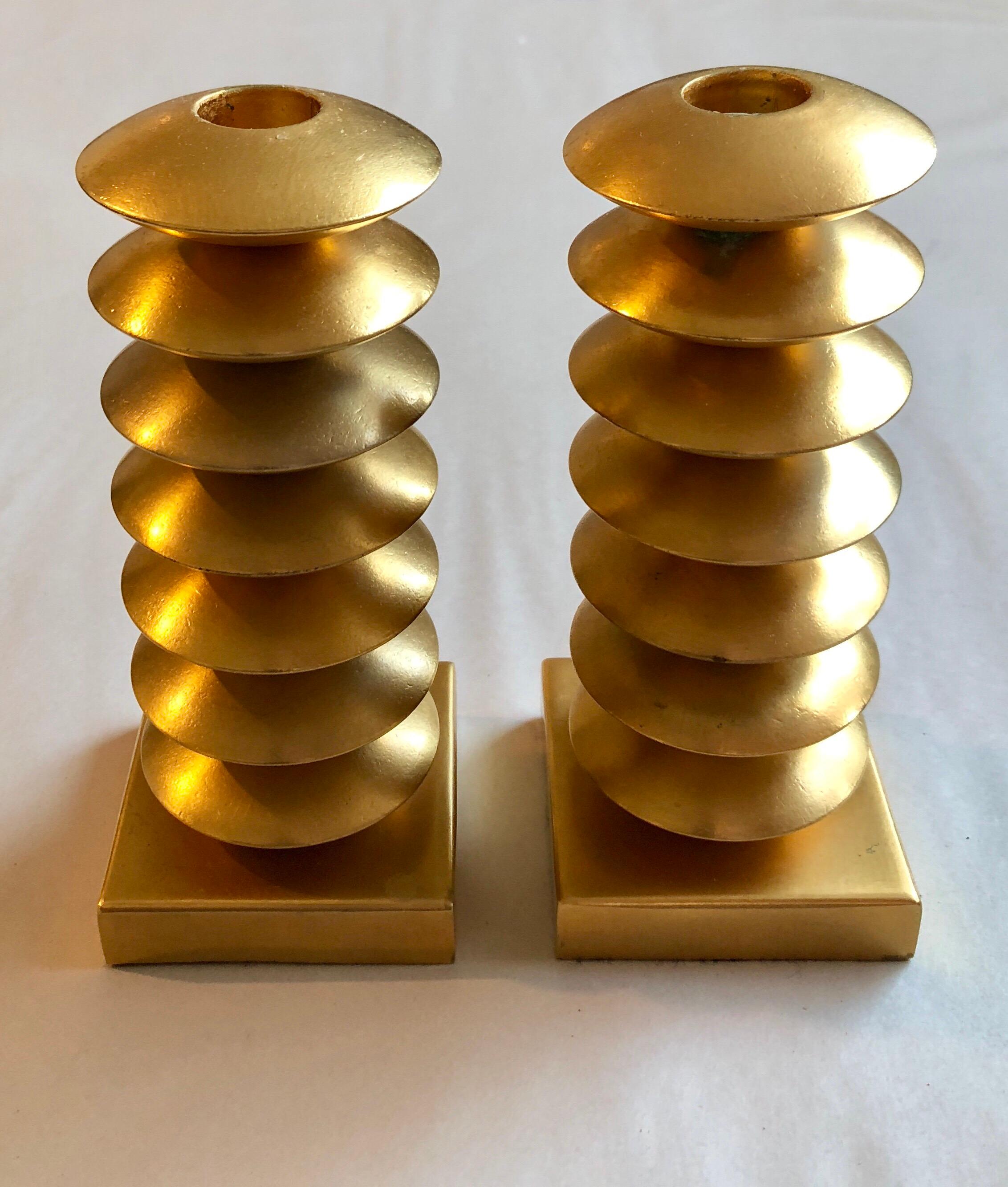 Abstract Sculpture Unknown - Paire de bougeoirs postmodernes de l'ère spatiale Spoutnik en or doré français