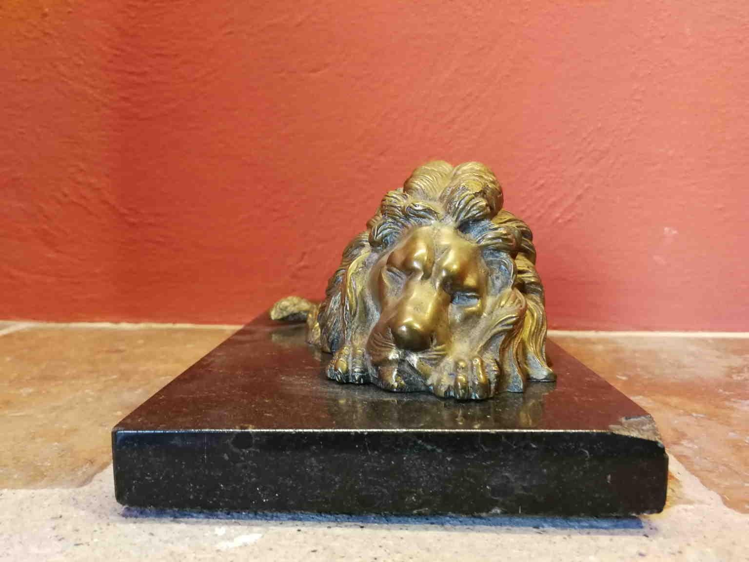French Neoclassical Lion paperweight gilded bronze marble 19th century