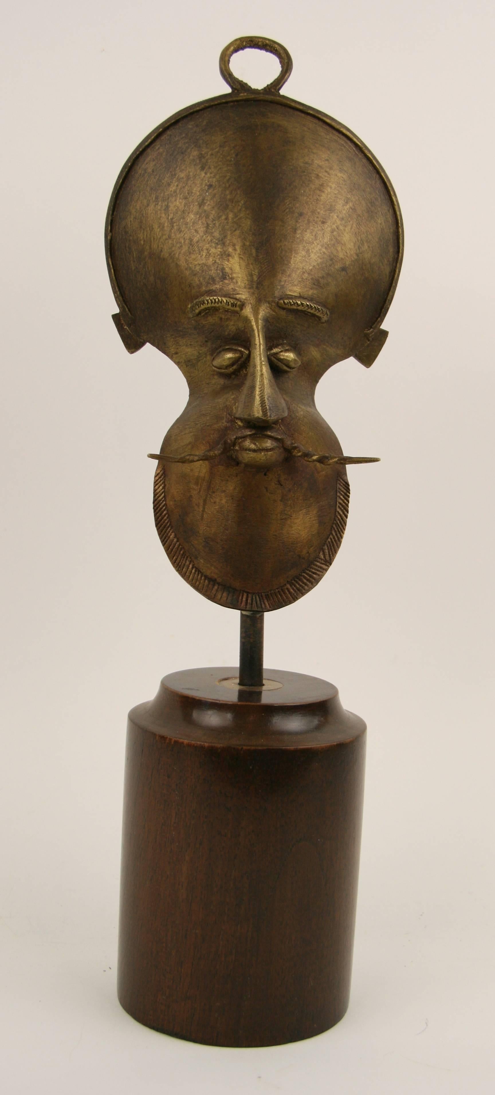 Escultura Figural Abstracta Modernista Francesa de Bronce sobre Base de Madera de Caoba - Abstract Sculpture Marrón de Unknown