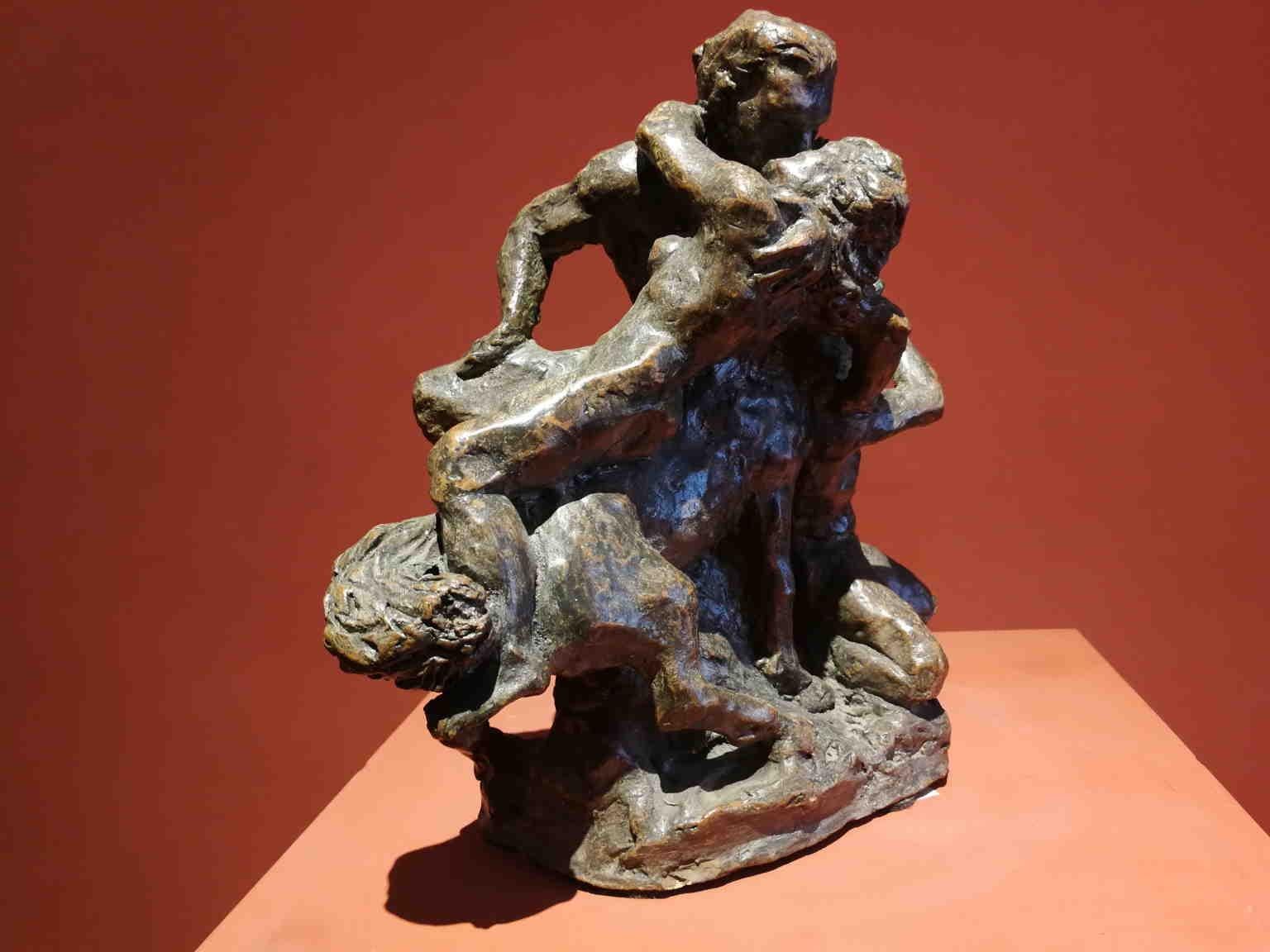 Französische mythologische Kiss-Terrakotta-Statue aus dem 19. Jahrhundert  – Sculpture von Unknown