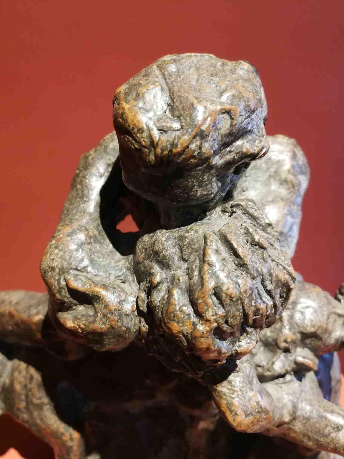 Französische mythologische Kiss-Terrakotta-Statue aus dem 19. Jahrhundert  im Angebot 1