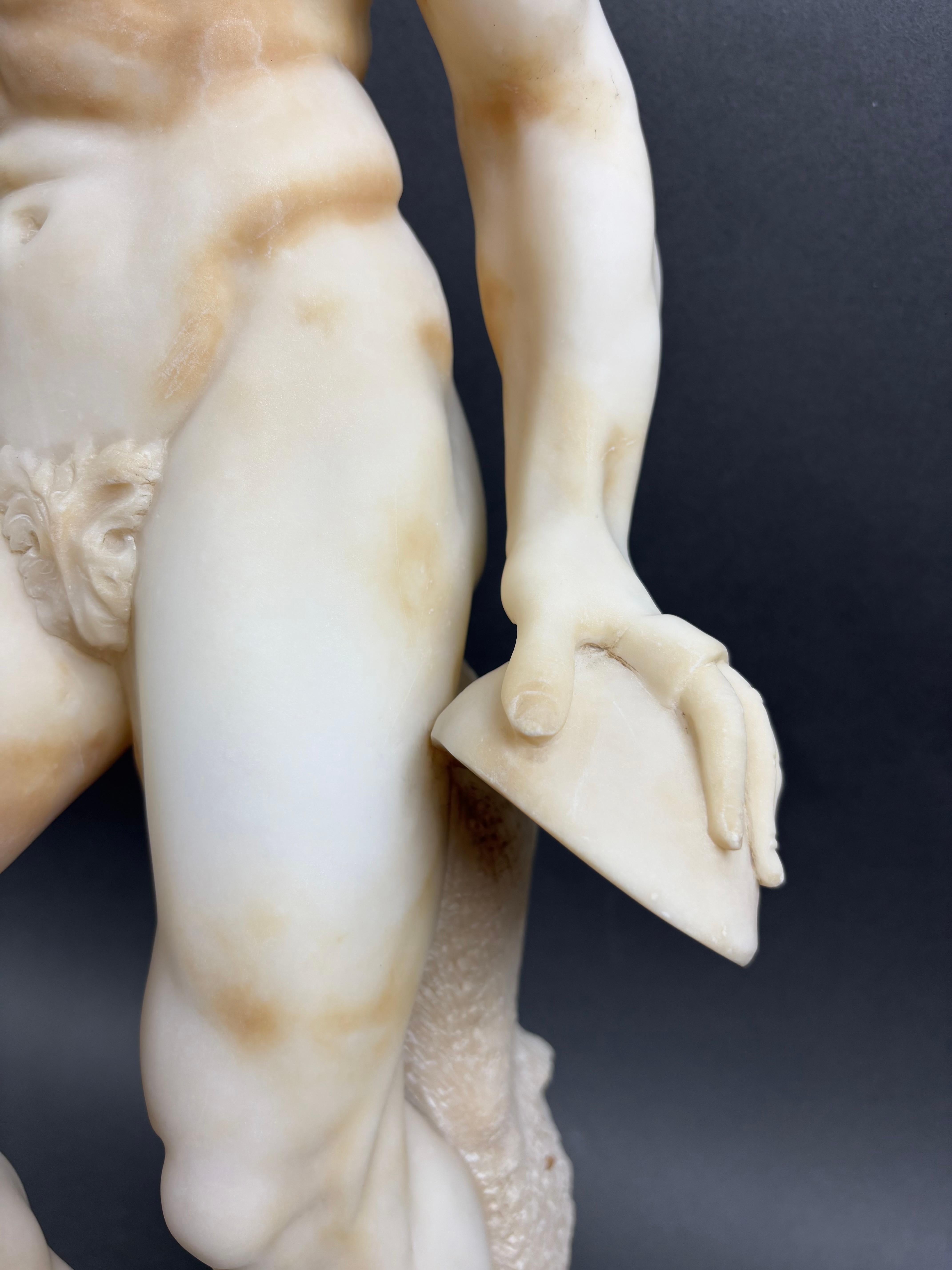 Grande Scultura in Alabastro  Satiro con Cimbali  Bottega Volterrana XIX secolo in vendita 6