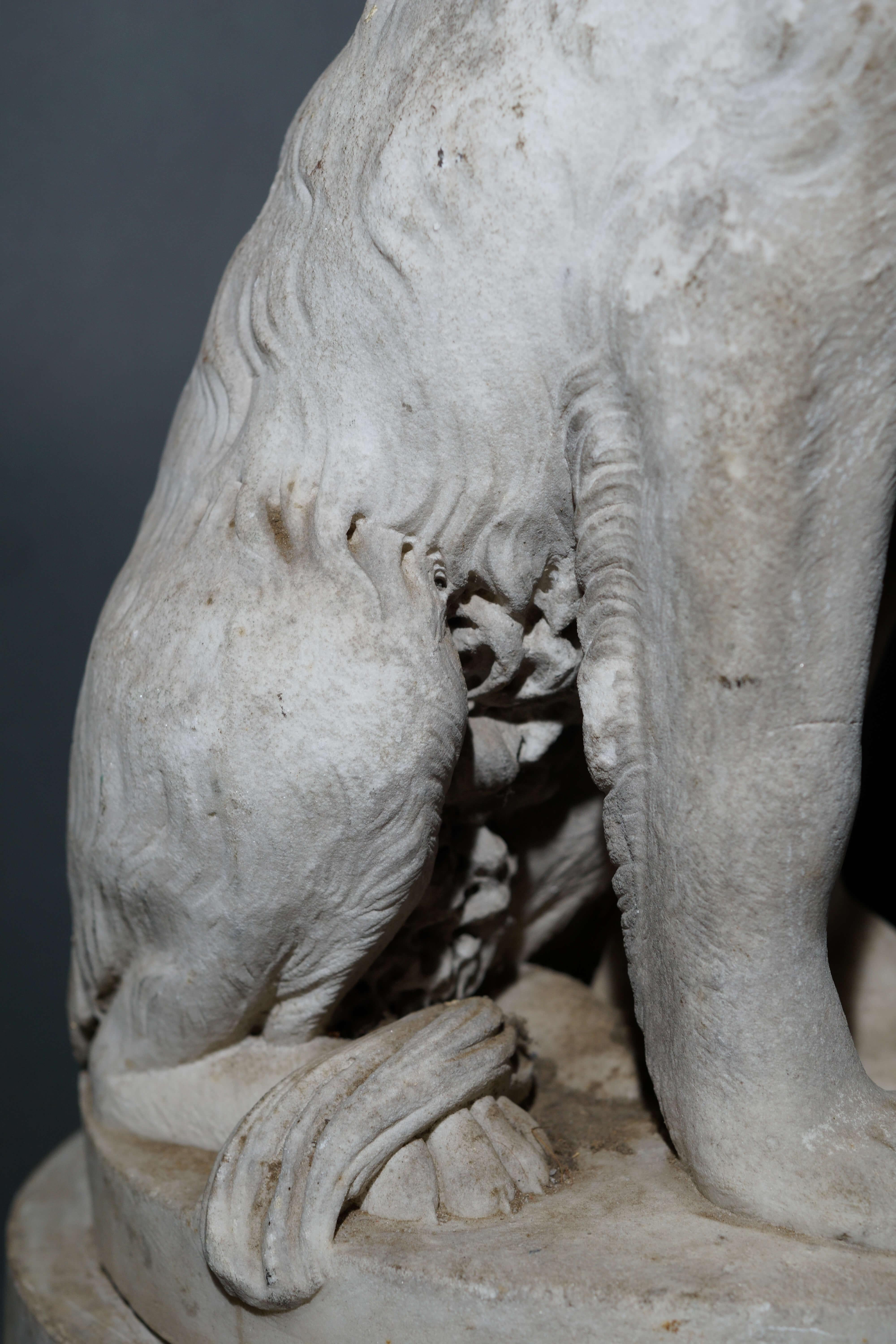 Gran escultura neoclásica italiana de mármol Alegoría siglo XVIII en venta 7