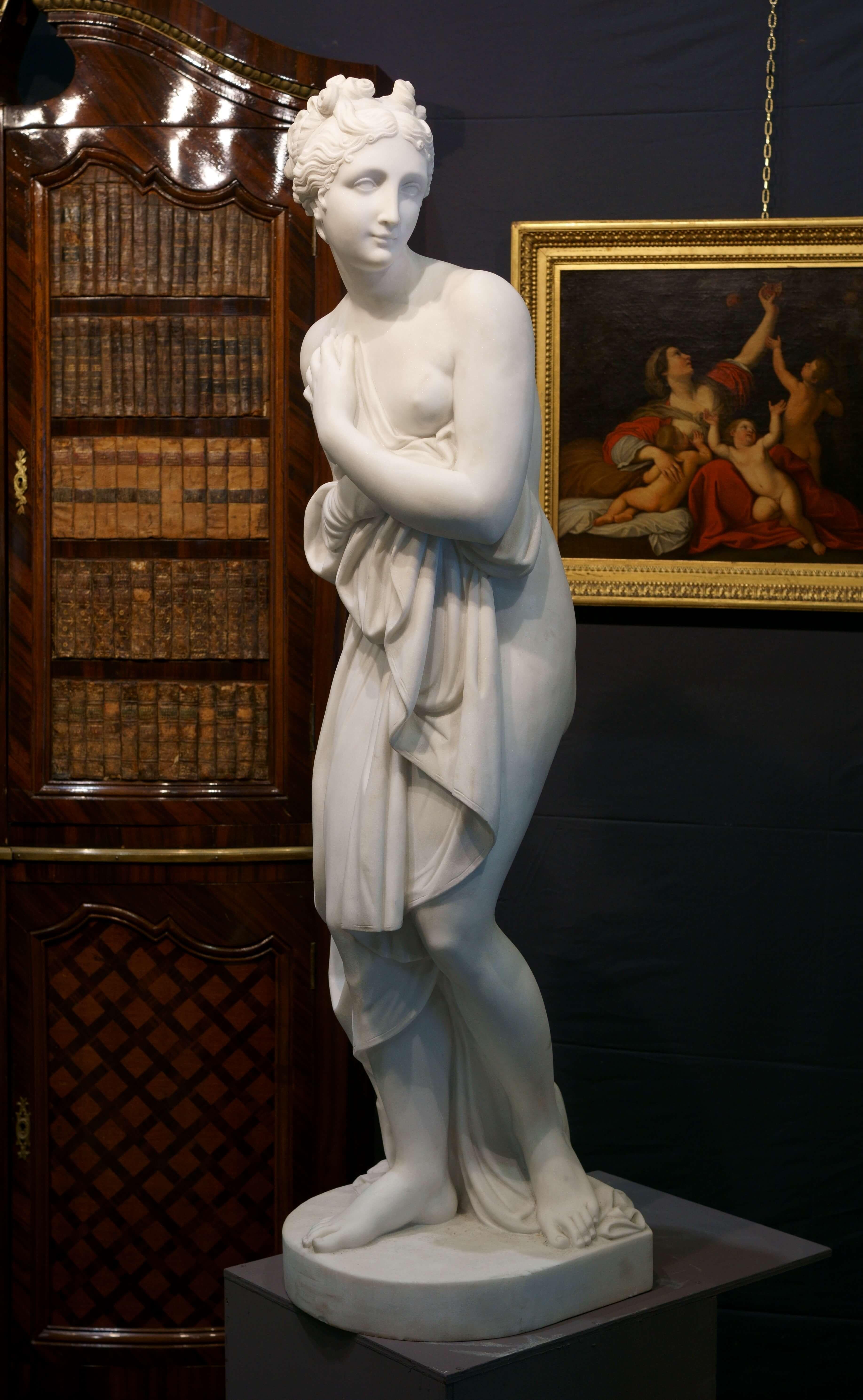 Gran escultura neoclásica de mármol blanco Venus Italica mediados del siglo XIX - Sculpture de Unknown