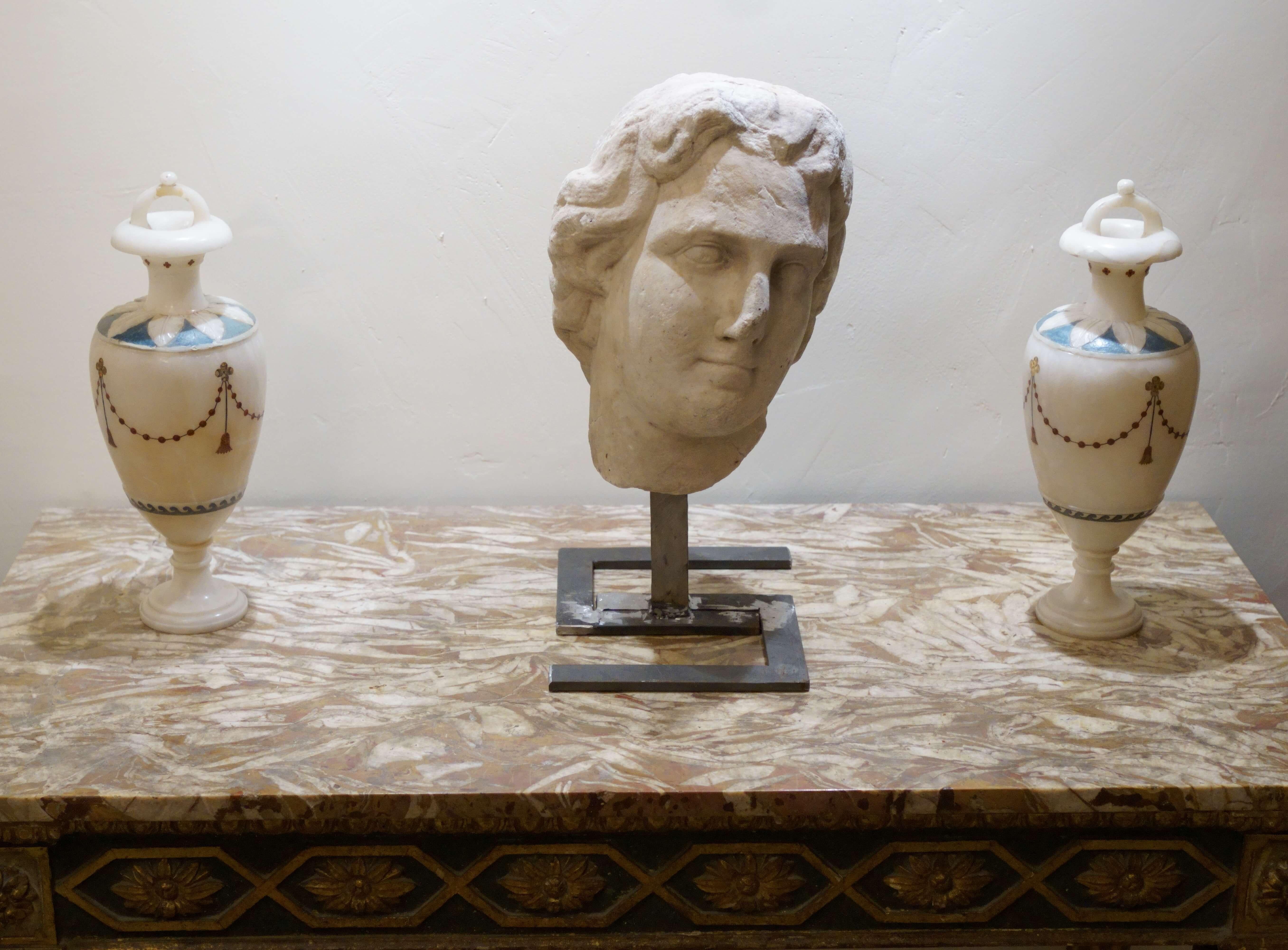 Grande Testa in Marmo bianco di Alessandro Magno Roma XVII secolo Scultura in vendita 7