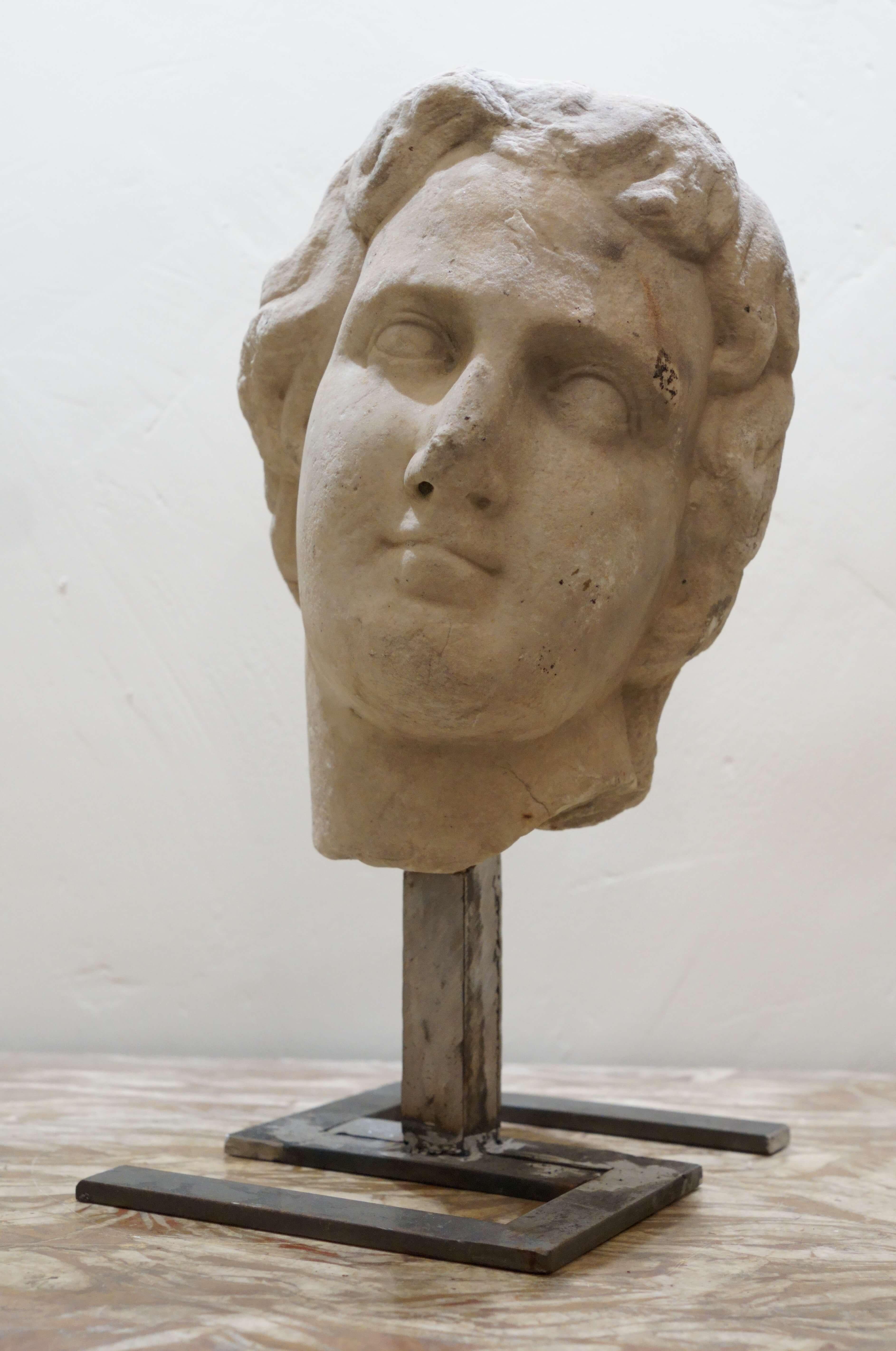 Grande Testa in Marmo bianco di Alessandro Magno Roma XVII secolo Scultura in vendita 1