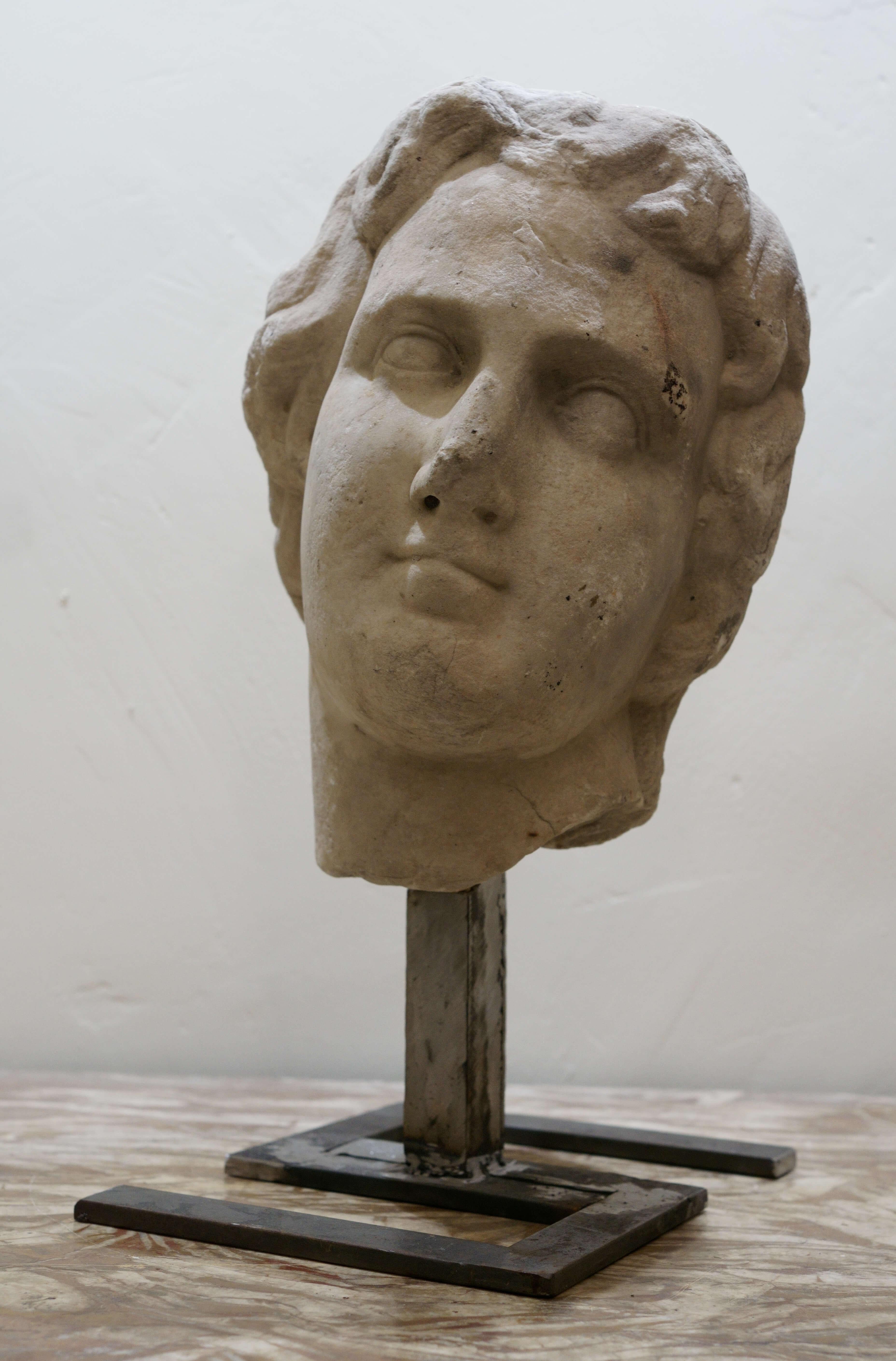 Grande Testa in Marmo bianco di Alessandro Magno Roma XVII secolo Scultura in vendita 2