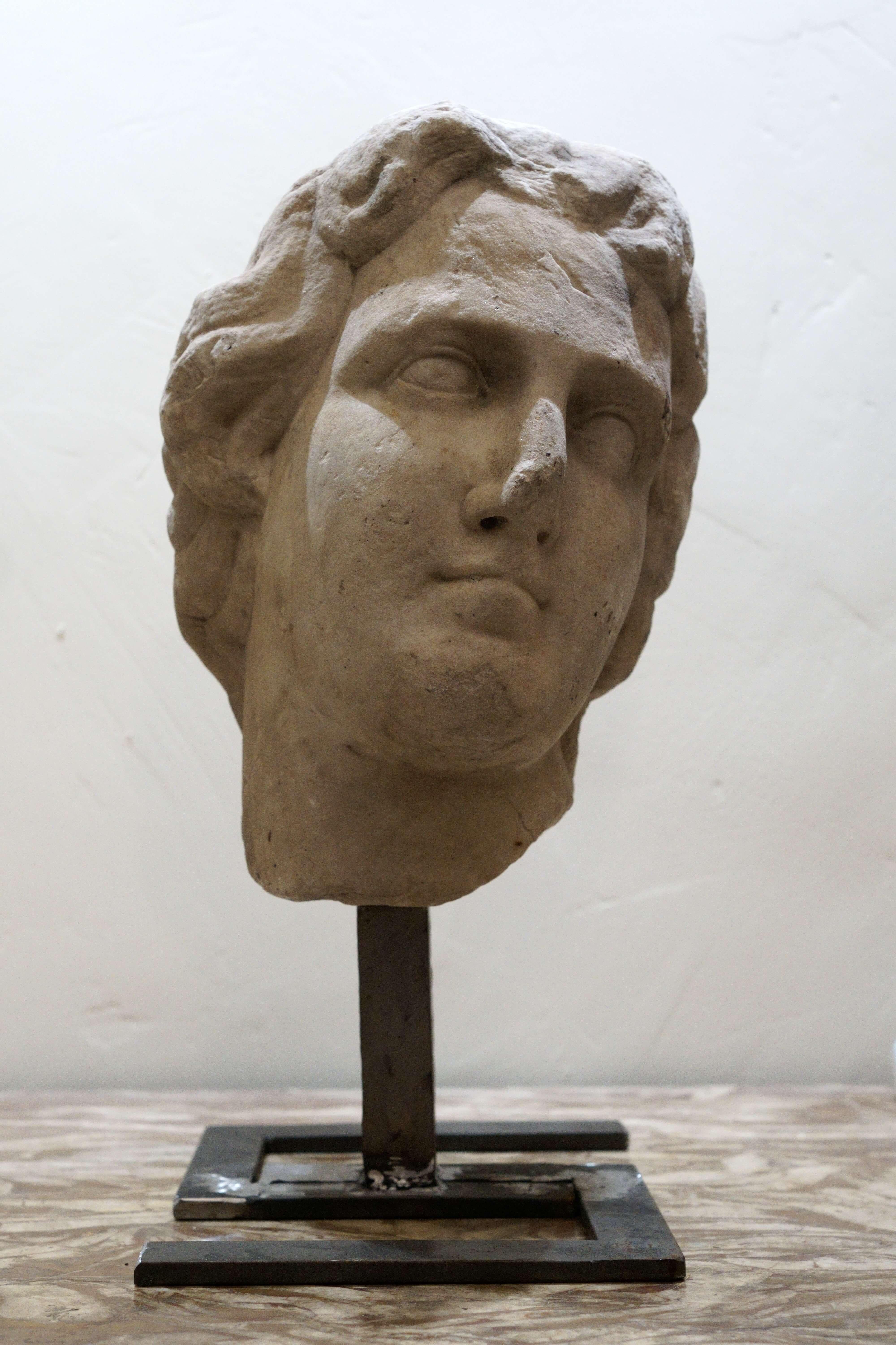 Grande Testa in Marmo bianco di Alessandro Magno Roma XVII secolo Scultura