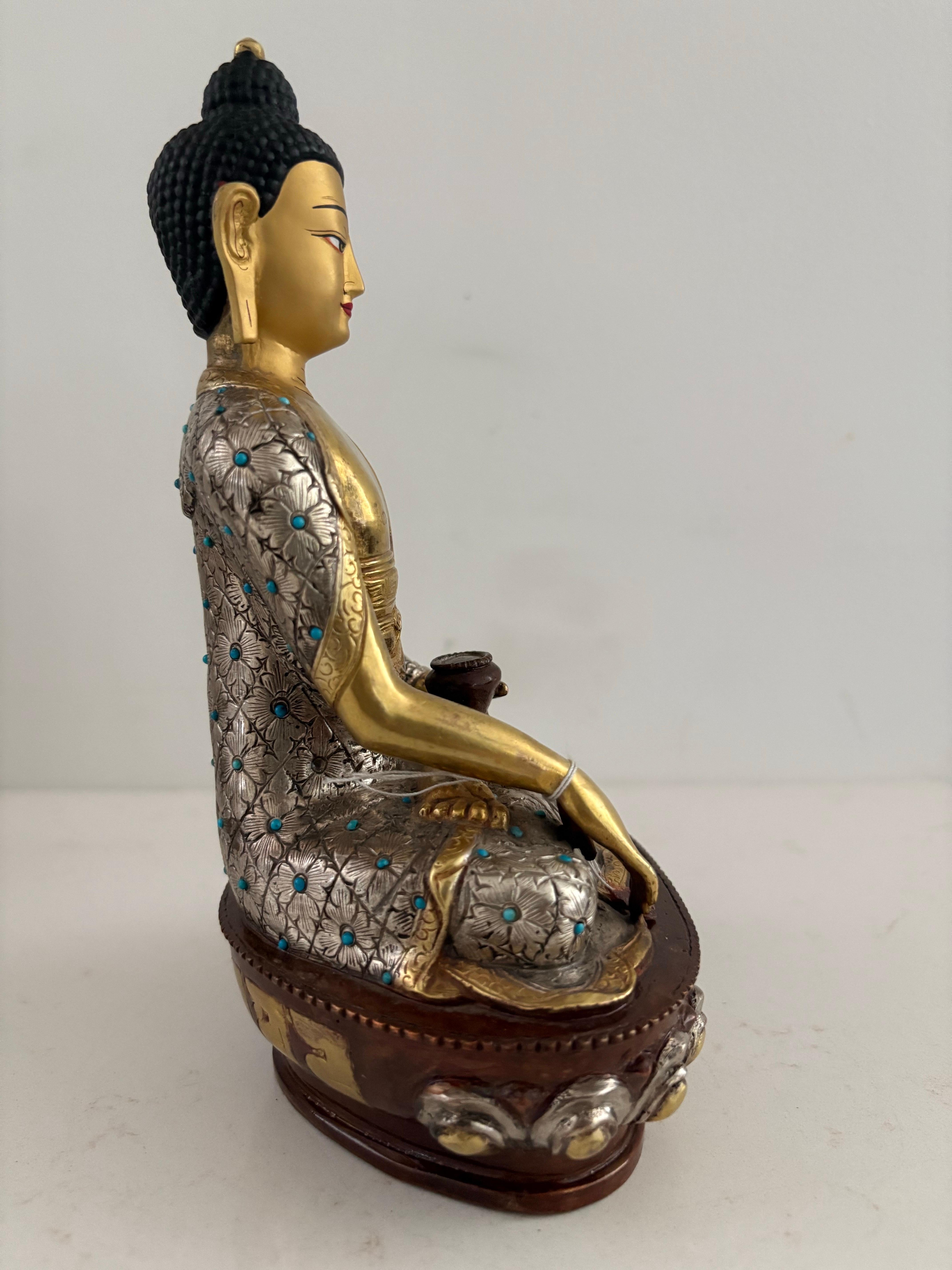 Statue de cinq bouddhas en or et argent fabriquée à la main selon le procédé de la cire perdue en vente 7