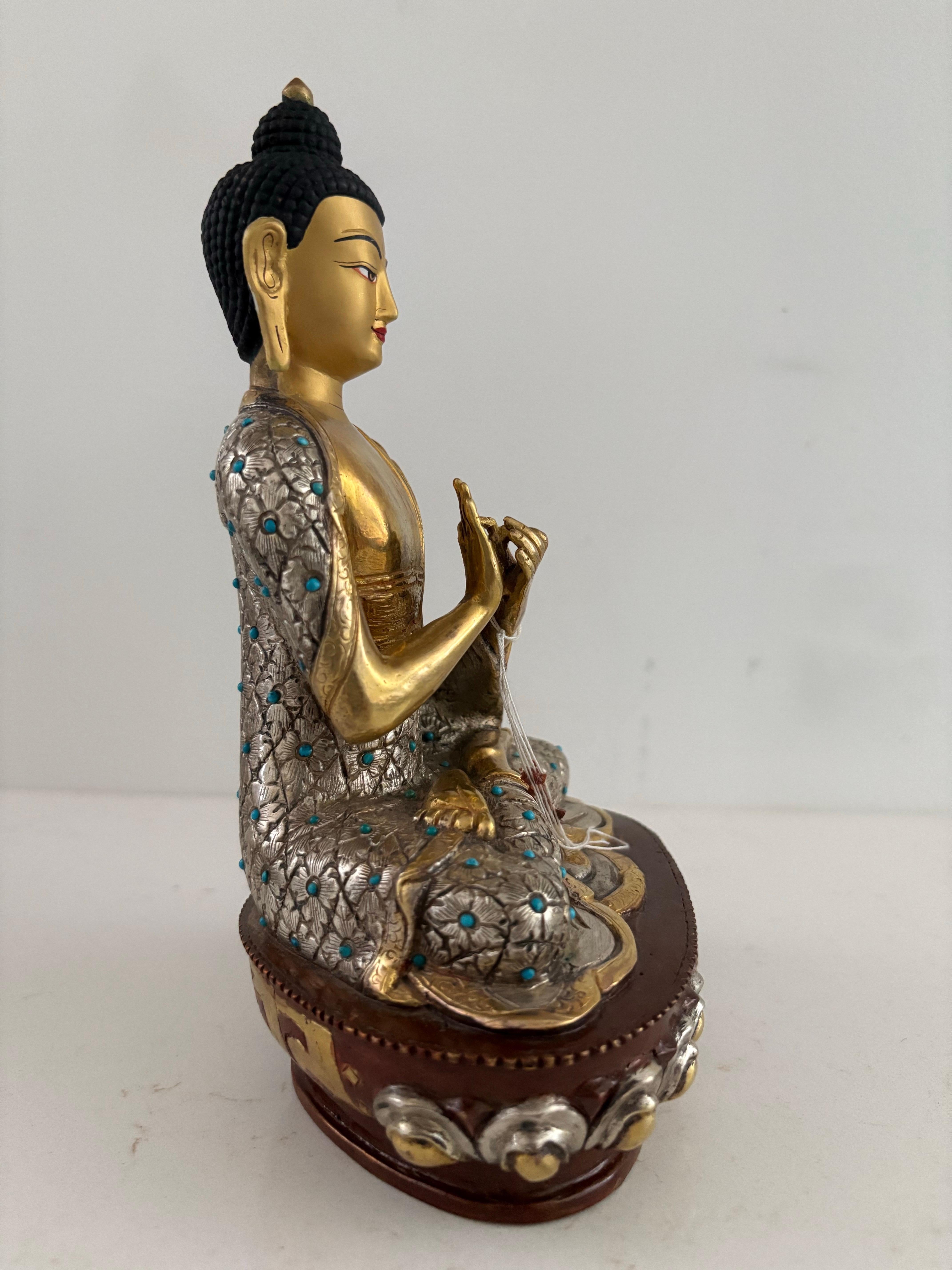 Statue de cinq bouddhas en or et argent fabriquée à la main selon le procédé de la cire perdue en vente 12