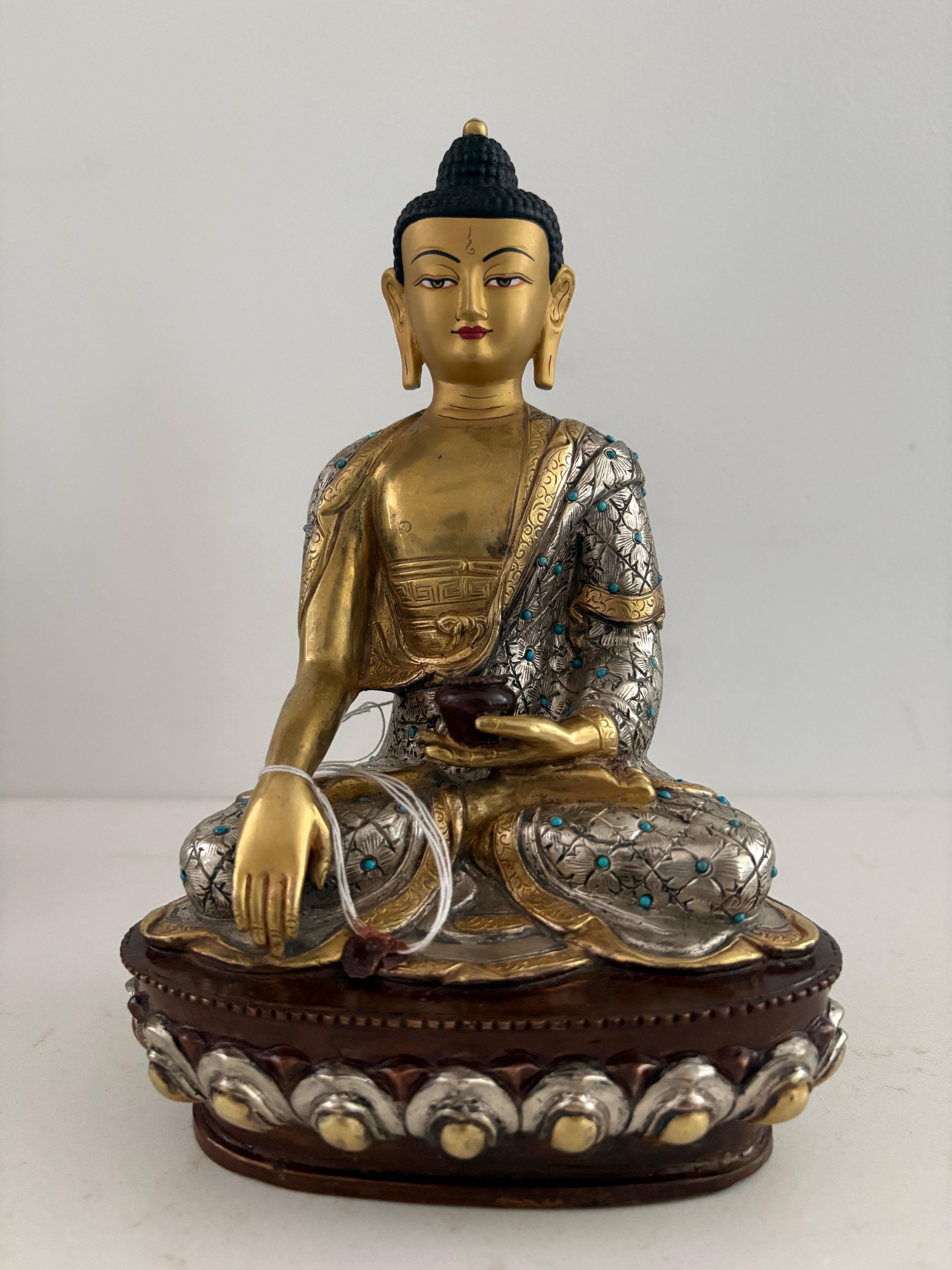 Statue de cinq bouddhas en or et argent fabriquée à la main selon le procédé de la cire perdue en vente 1