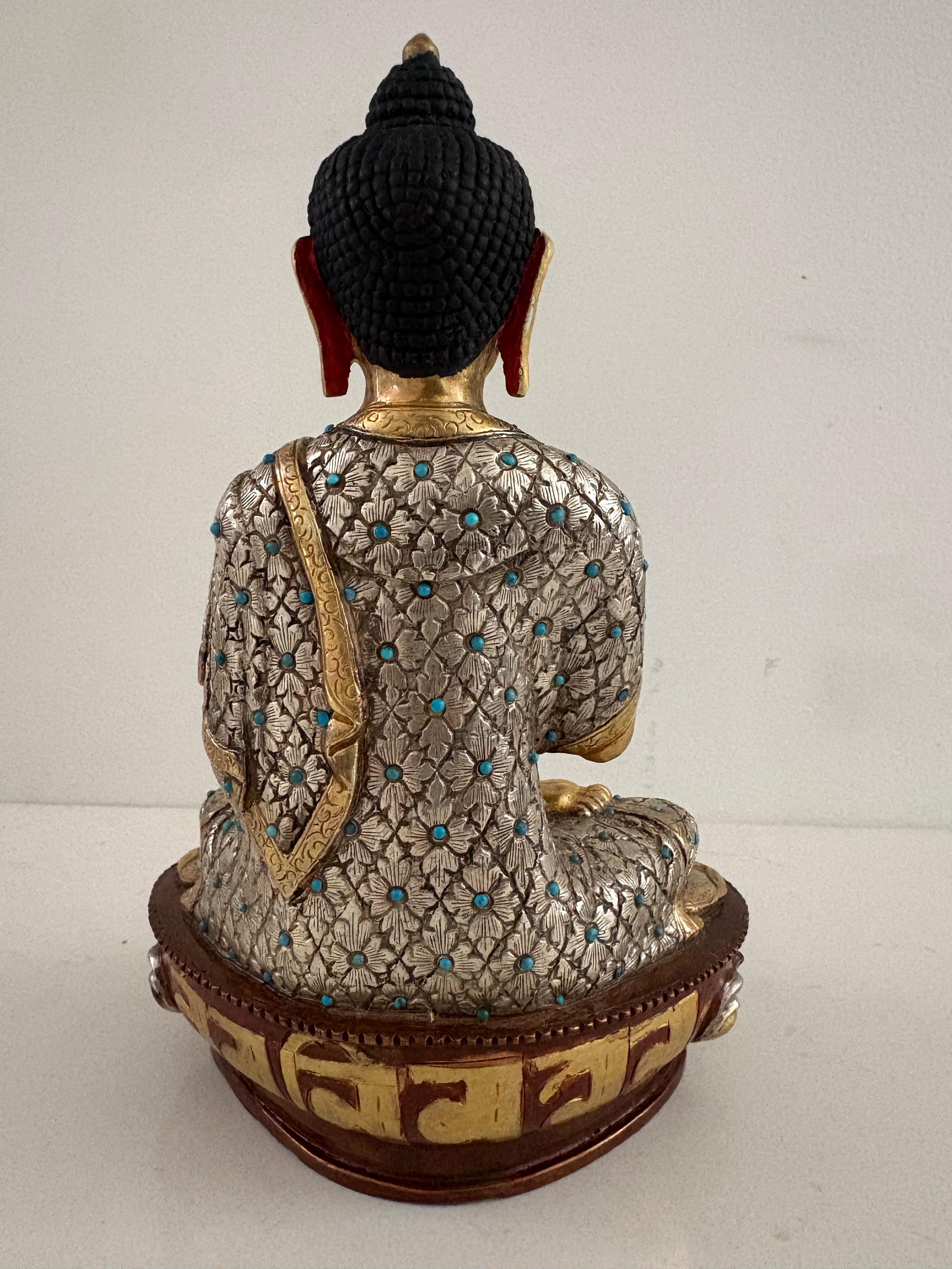 Statue de cinq bouddhas en or et argent fabriquée à la main selon le procédé de la cire perdue en vente 3