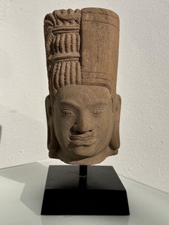 Tête de Harihana Ardhanarishvara sculpture cambodgienne en grès