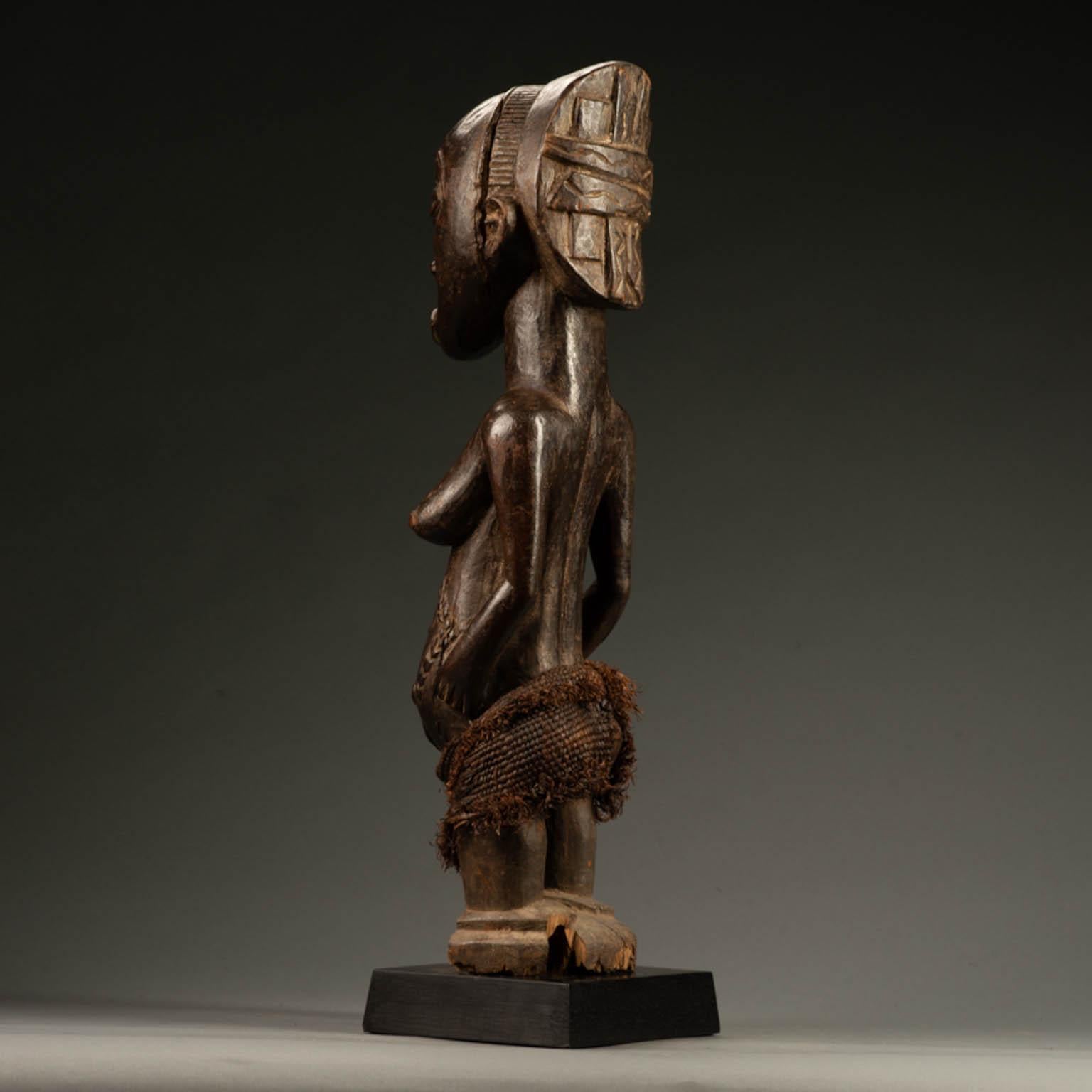 wood carving female figure