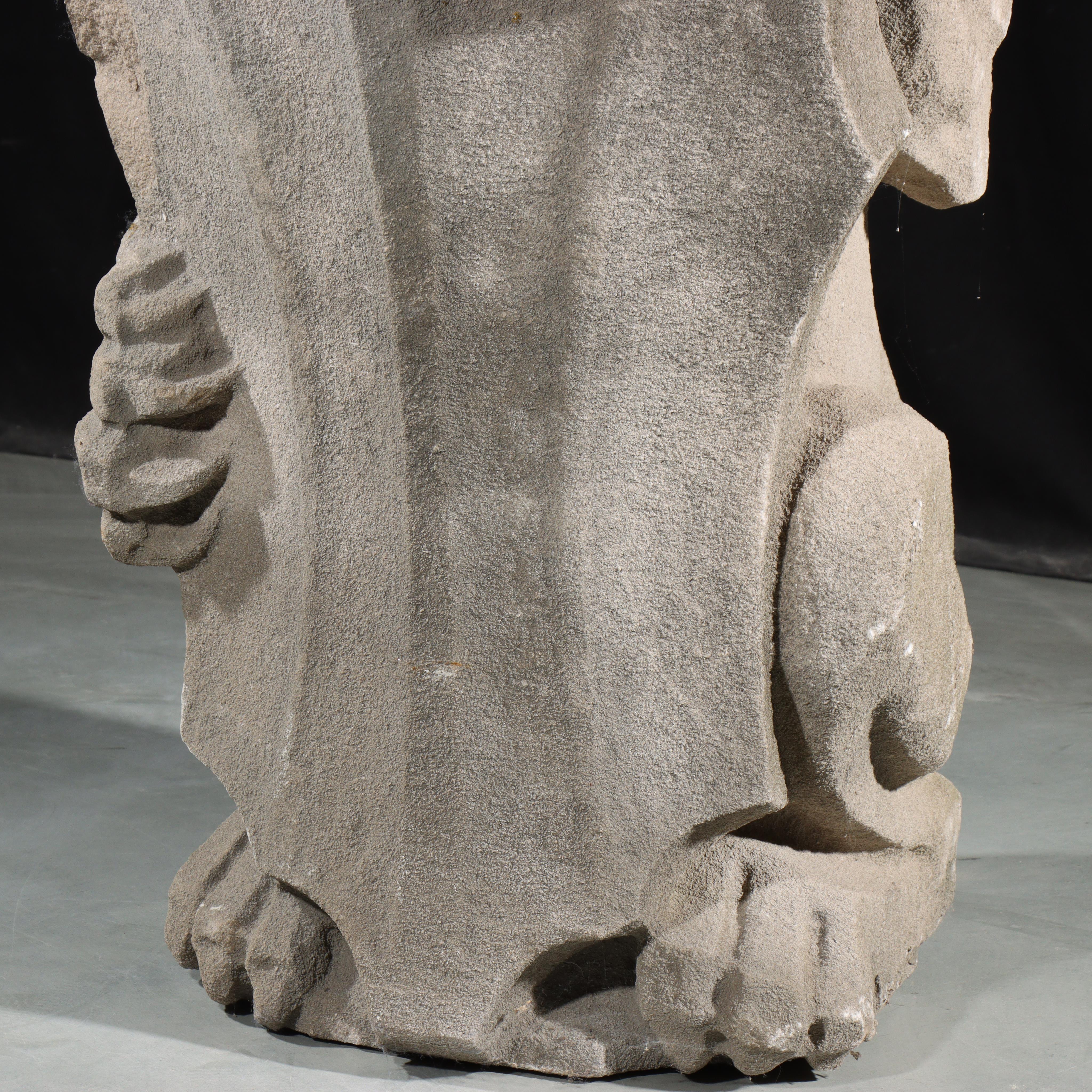 Heraldischer Löwenwächter; Ganzkörper-Gargoyle/groteske Bestie mit Schild im Angebot 1