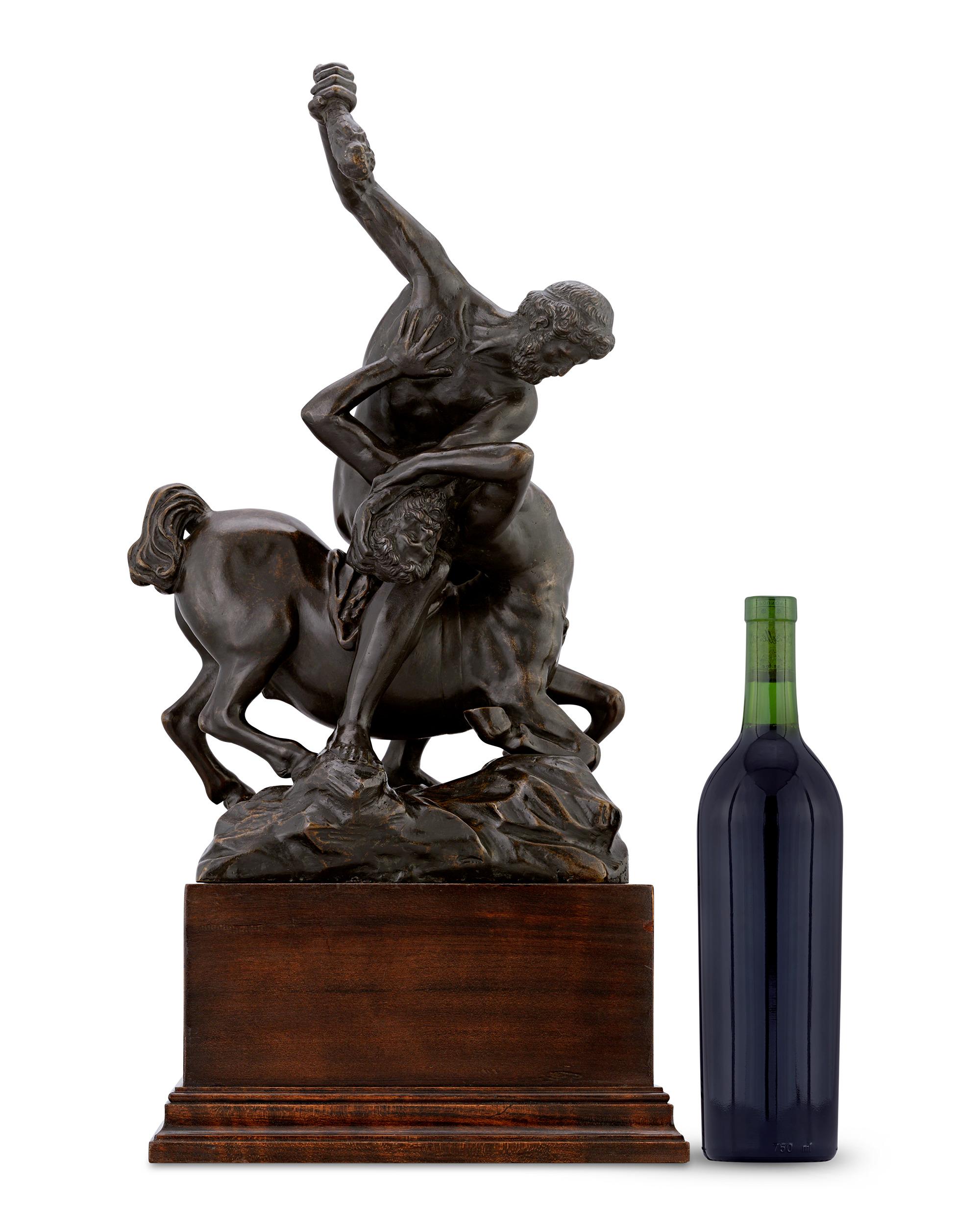 Questo straordinario bronzo italiano racchiude tutte le caratteristiche delle migliori sculture Florentine del XVII secolo. L'opera è realizzata nello stile manierista del tardo Rinascimento, con forme allungate e angoli tortuosi che la rendono