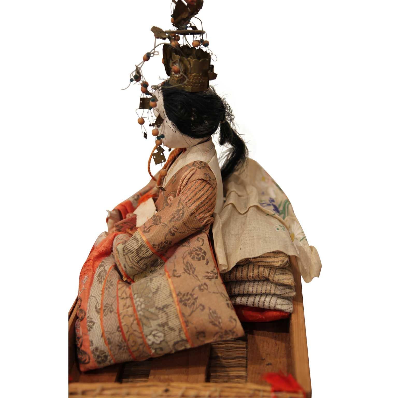 Hinamatsuri Festival Wooden Dolls of Princess and Prince (Braun), Figurative Sculpture, von Unknown