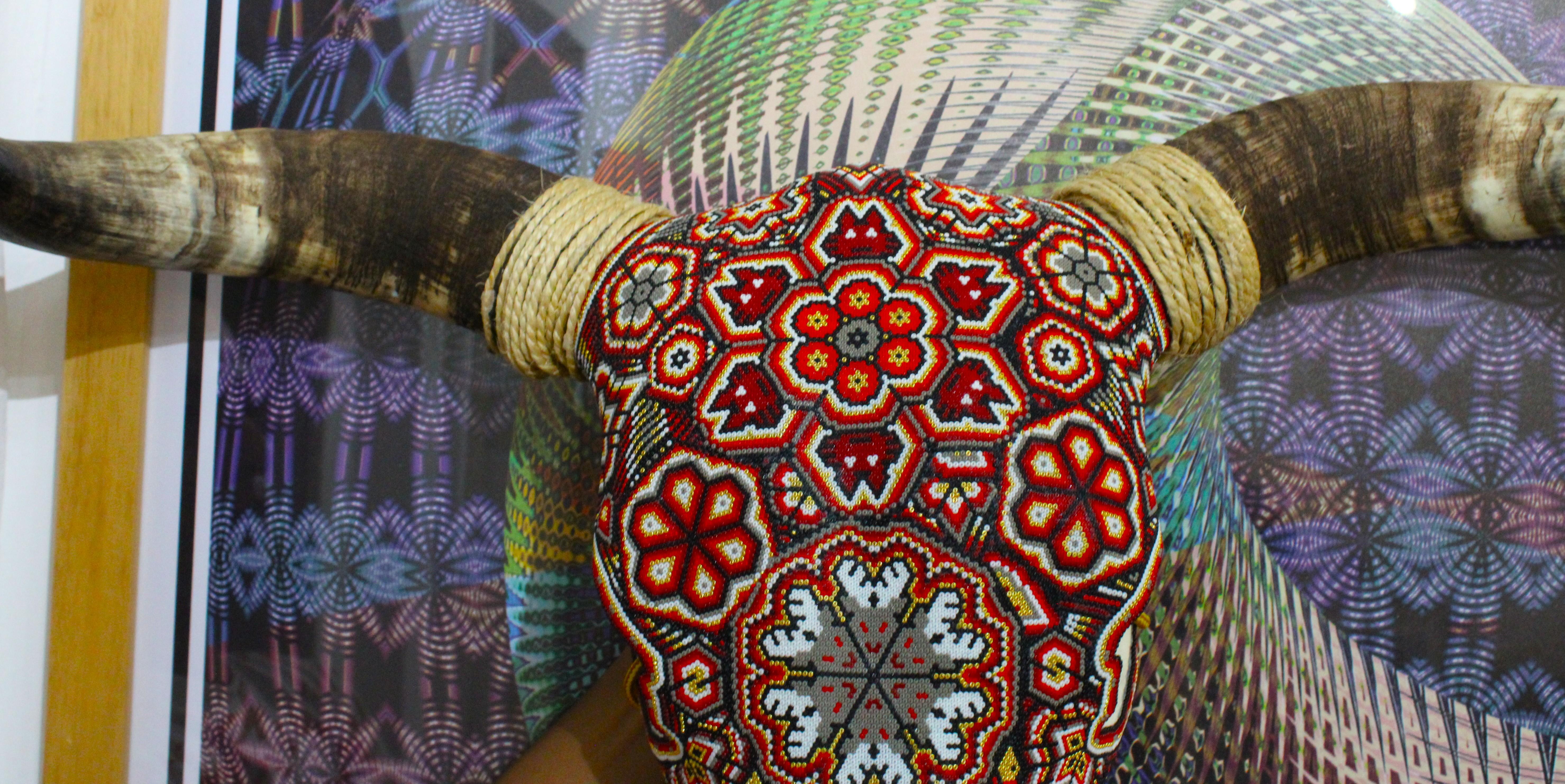 HUICHOL-BULL SKULL. . . . . - Gray Figurative Sculpture by Unknown