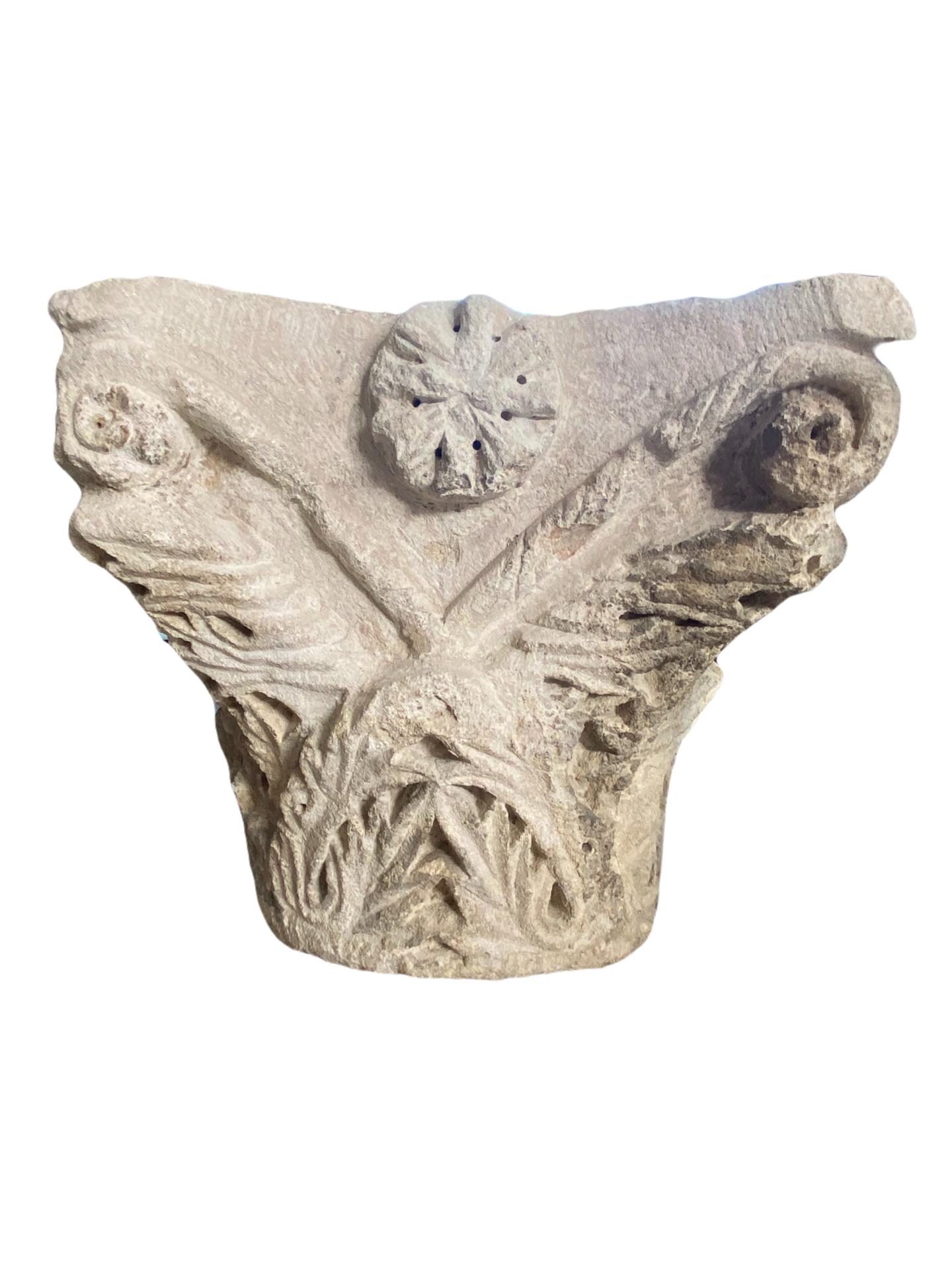Important Romanesque capital - Medieval Sculpture by Unknown
