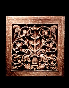 Panel en relieve mogol indio del siglo XVIII