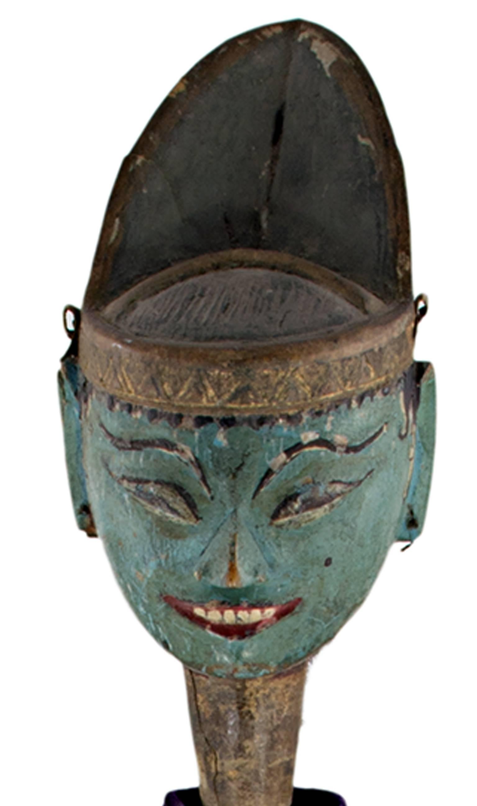„ Indonesische Golek-Puppet (Male), „Handgefertigte geschnitzte, bemalte Holz- und Stoffpuppe, um 1900 (Volkskunst), Sculpture, von Unknown