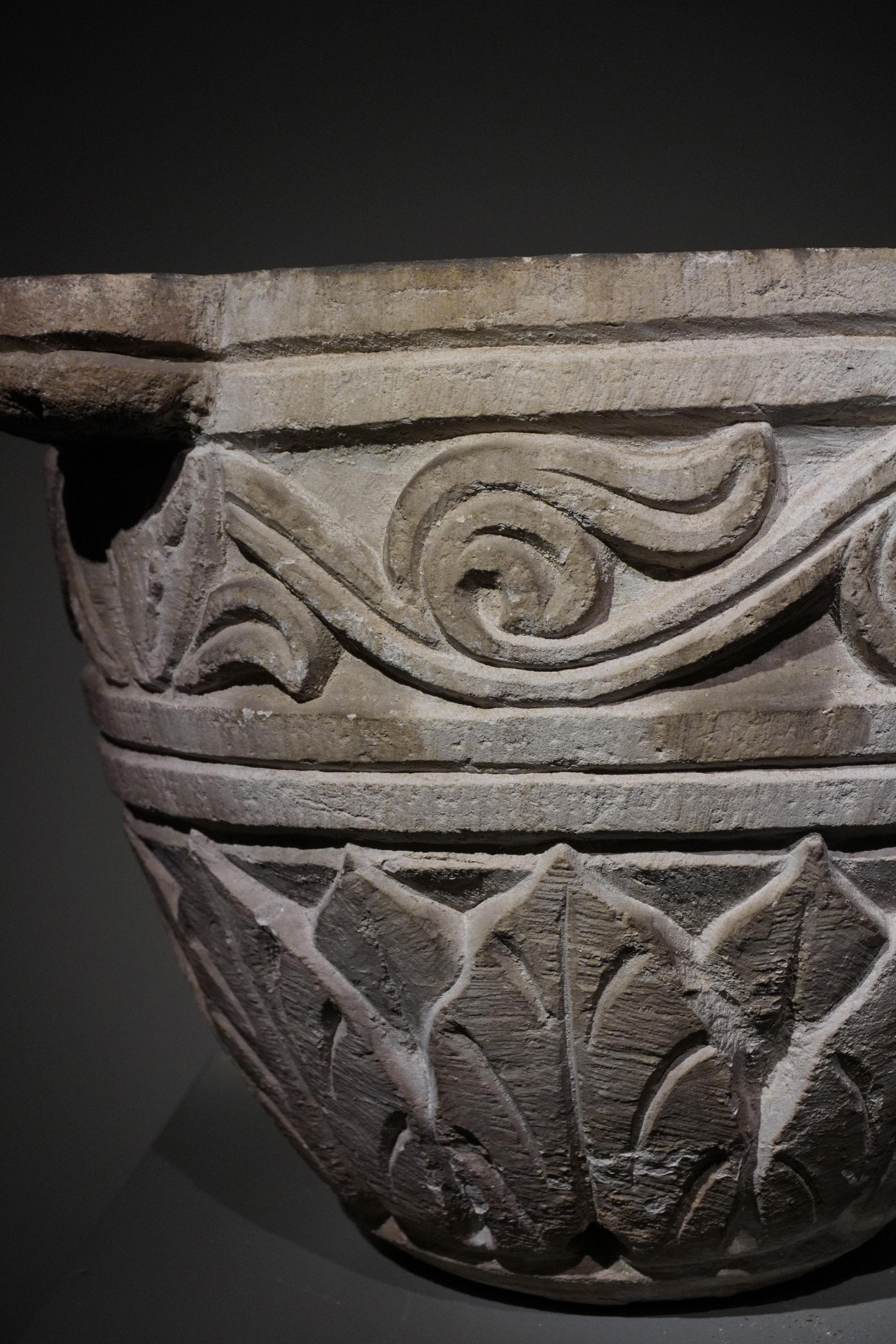 Italienische ANTIQUE-MORtar aus Italien mit farbigen DECORAtionen VON ANTIQUE-MORTAR 3