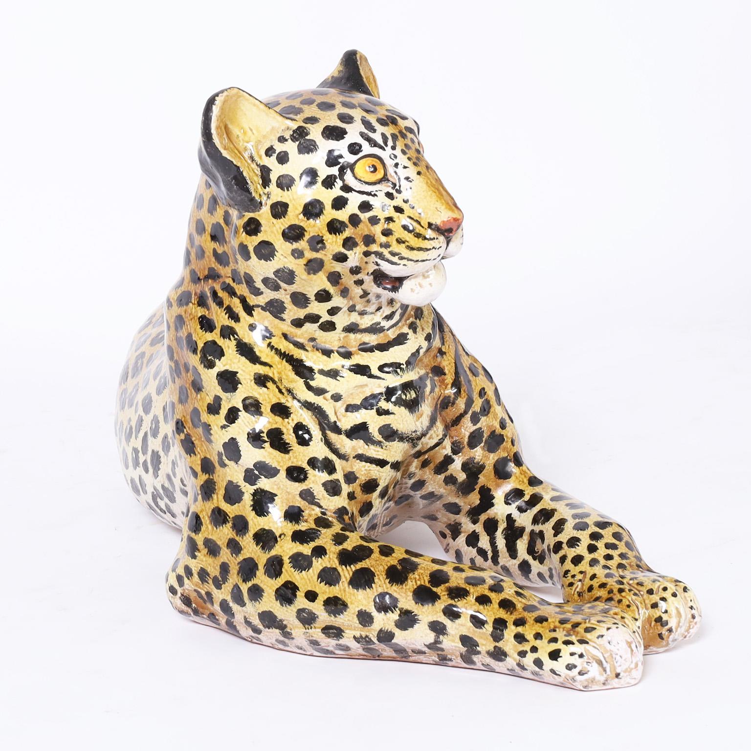 Italienische glasierte Leoparden-Skulptur aus Steingut 1