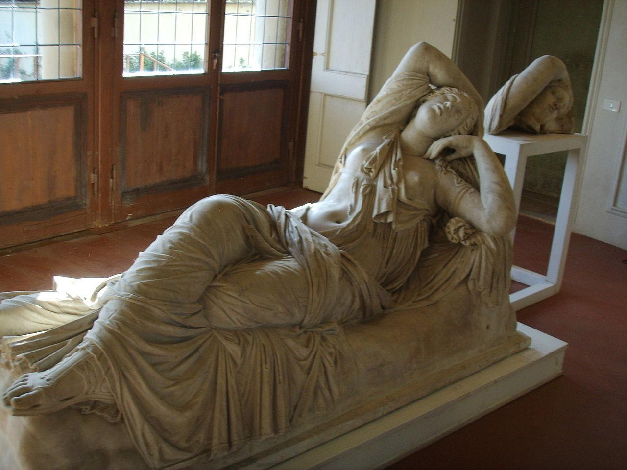 Italian finely carved Alabaster Marble Sculpture of  The Sleeping Ariadne Head.
Inspired from the Roman copy after the Hellenistic Pergamene School original of the 2nd century BC, and one of the most beloved sculptures of antiquity, representing