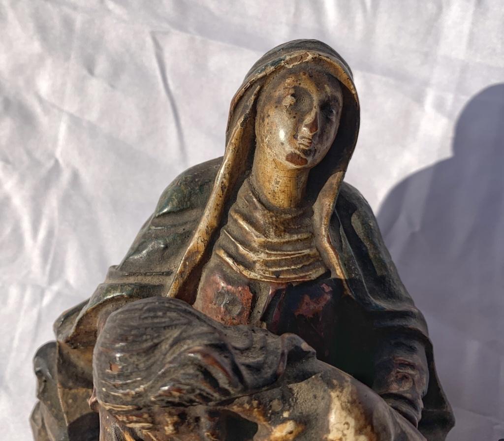 Italian master - 18th century figure sculpture - Virgin Pity - Carved Wood Paint For Sale 8
