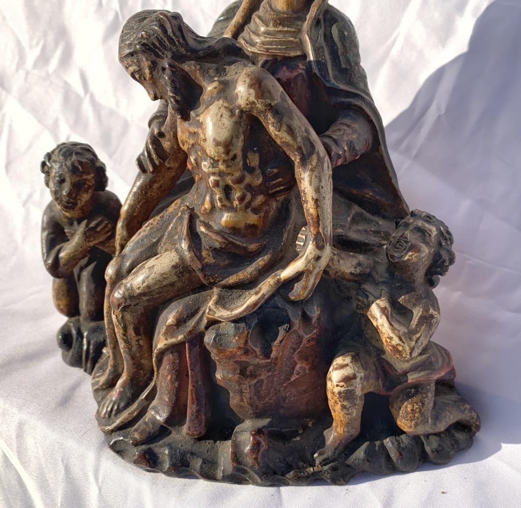 Italienischer Meister des 18. Jahrhunderts – Figurenskulptur einer Jungfrau in Jungfrau – geschnitzte Holzfarbe im Angebot 2