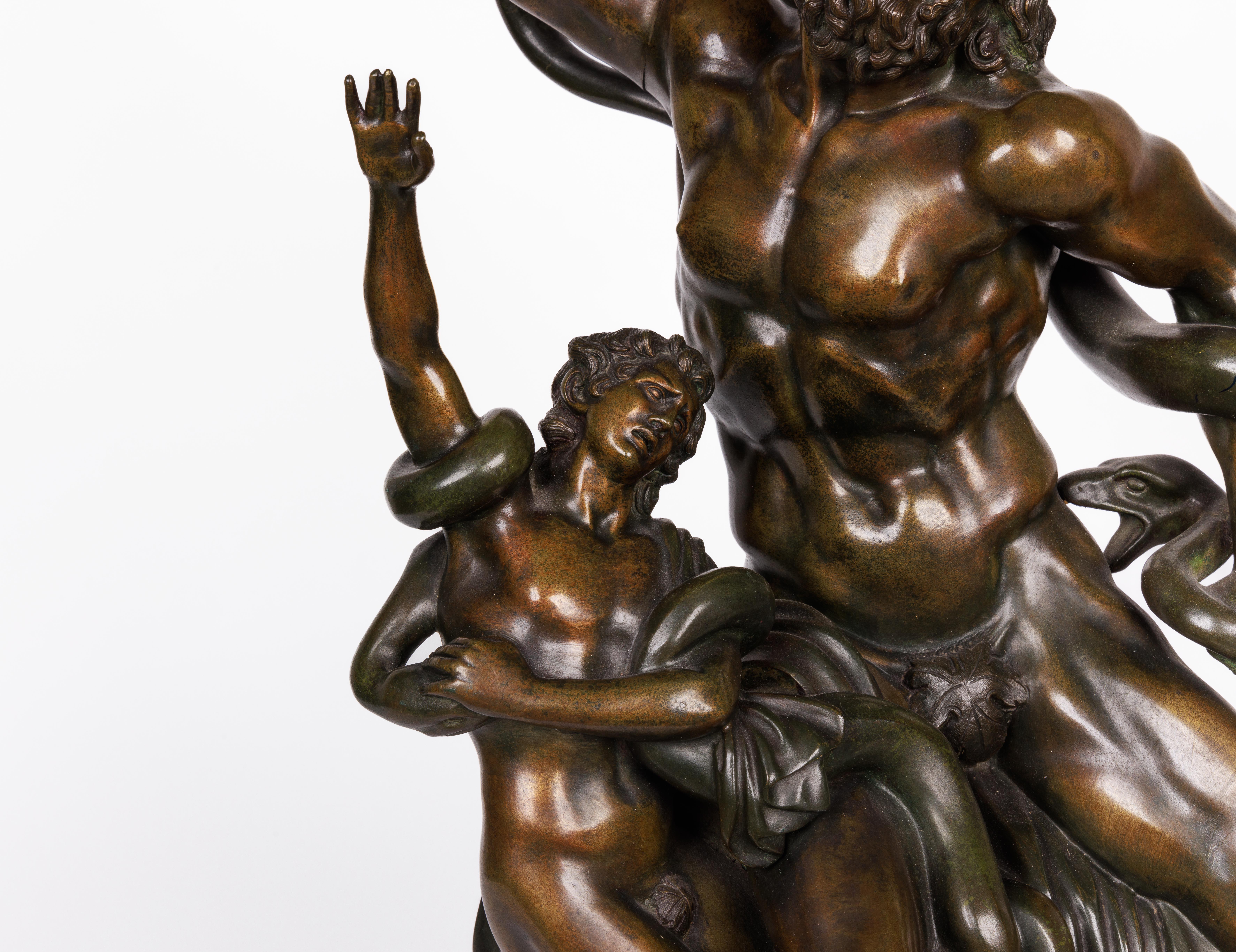 Sculpture de groupe italienne en bronze patiné représentant Laocoon et ses fils, vers 1870 en vente 5