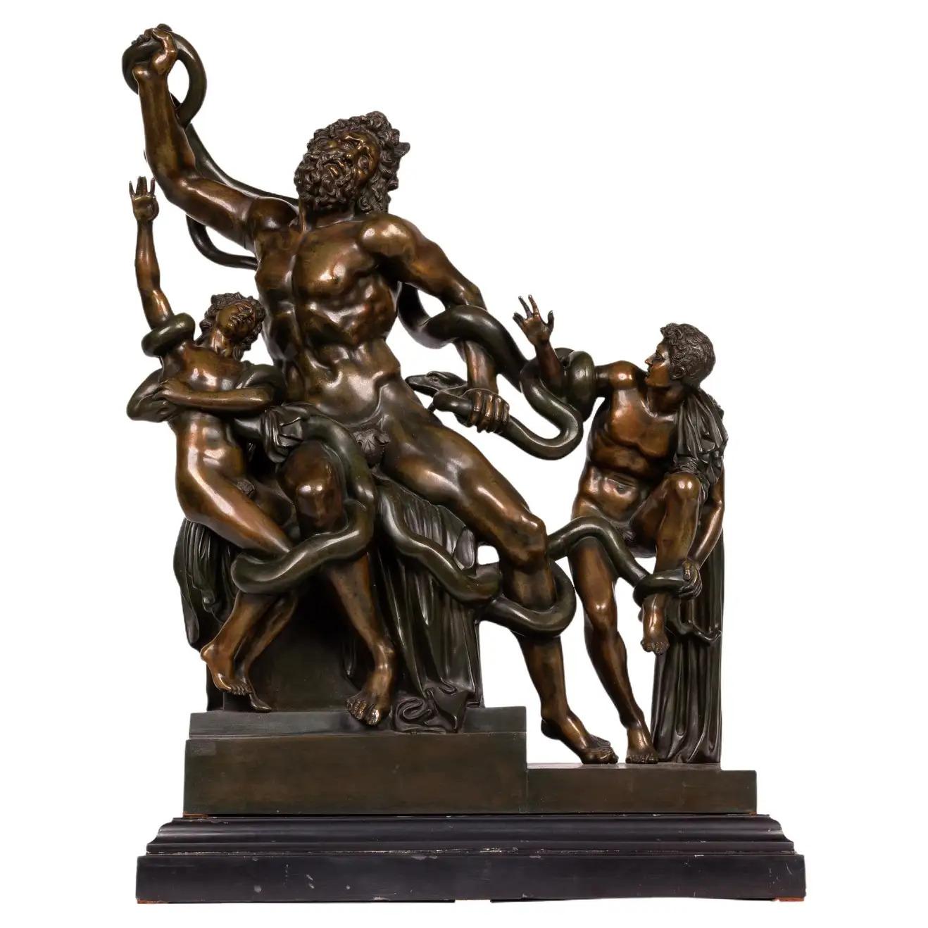 Figurative Sculpture Unknown - Sculpture de groupe italienne en bronze patiné représentant Laocoon et ses fils, vers 1870