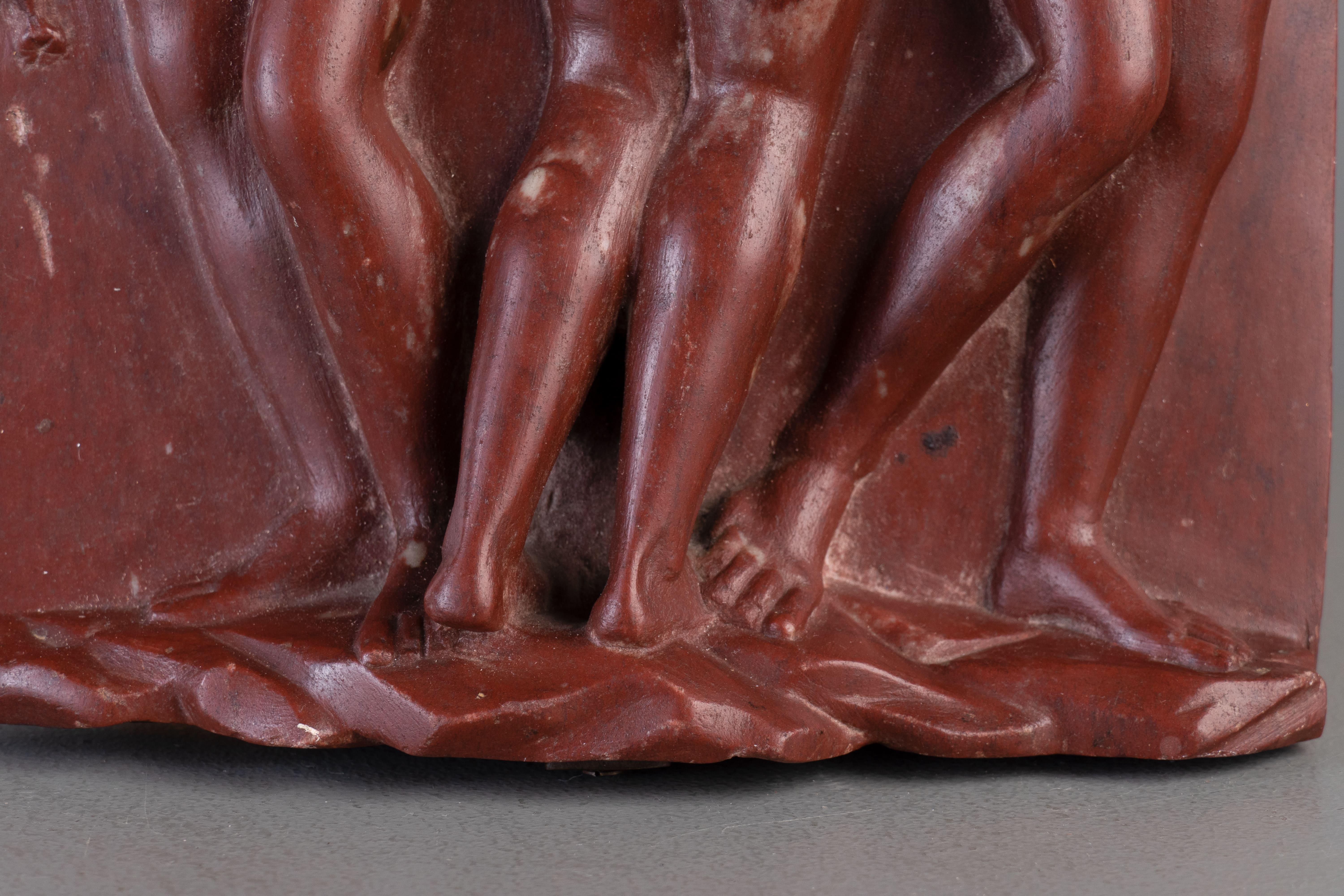 PLACA EN RELIEVE ITALIANA CON LAS TRES GRACIAS EN ROSSO ANTICO 2