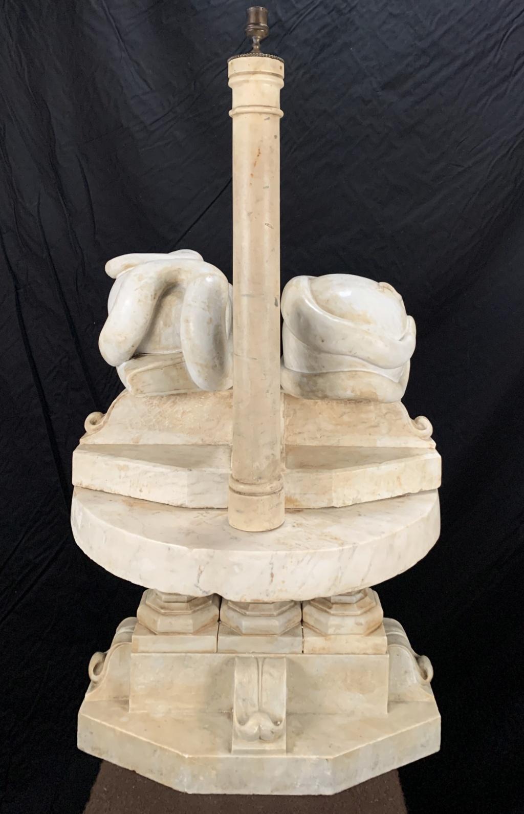 Escultor italiano - Escultura de mármol de principios del siglo XX - Altar masónico en venta 9