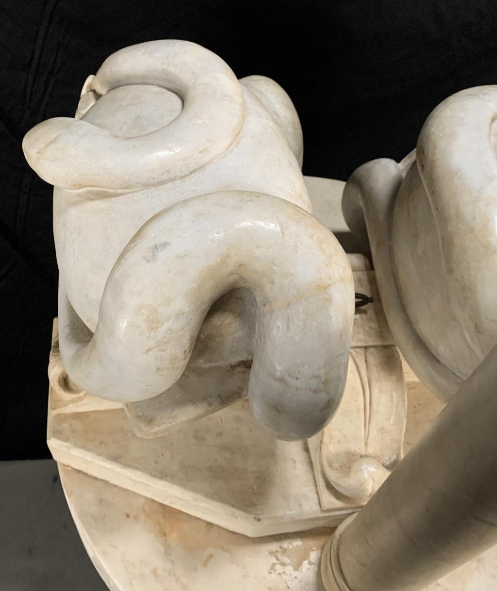 Escultor italiano - Escultura de mármol de principios del siglo XX - Altar masónico en venta 10
