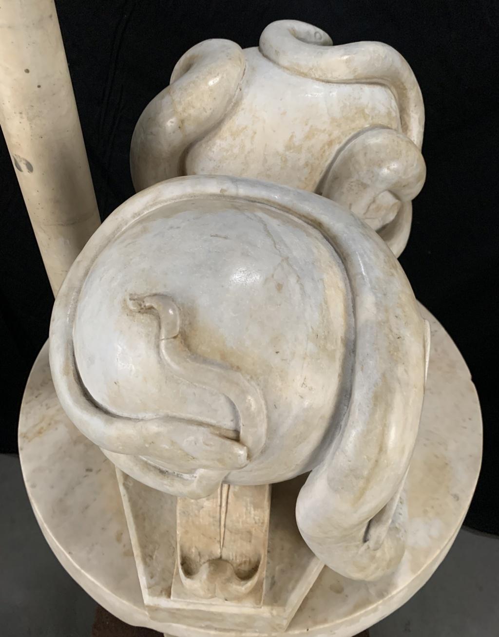 Escultor italiano - Escultura de mármol de principios del siglo XX - Altar masónico en venta 13