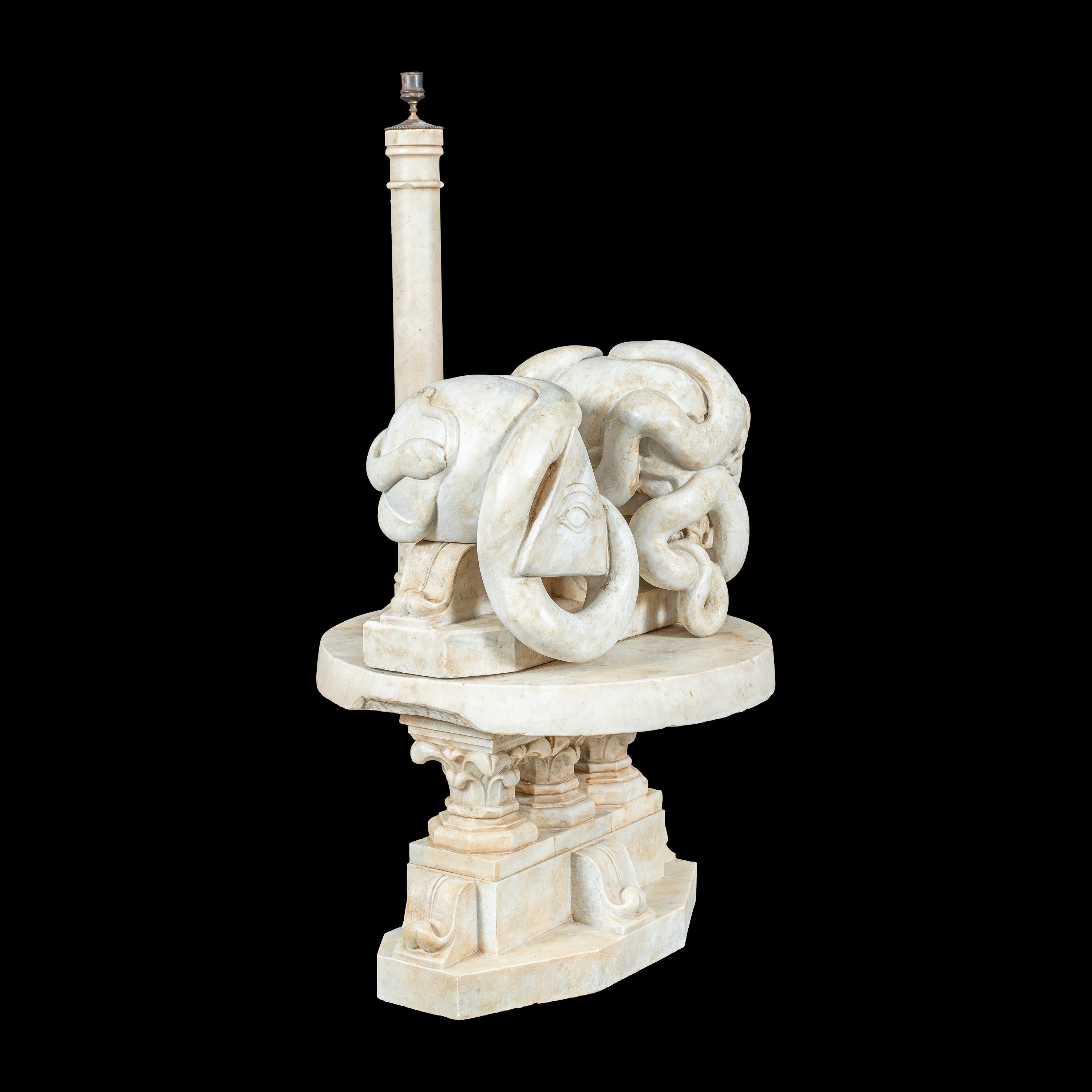 Escultor italiano - Escultura de mármol de principios del siglo XX - Altar masónico - Sculpture Art Decó de Unknown
