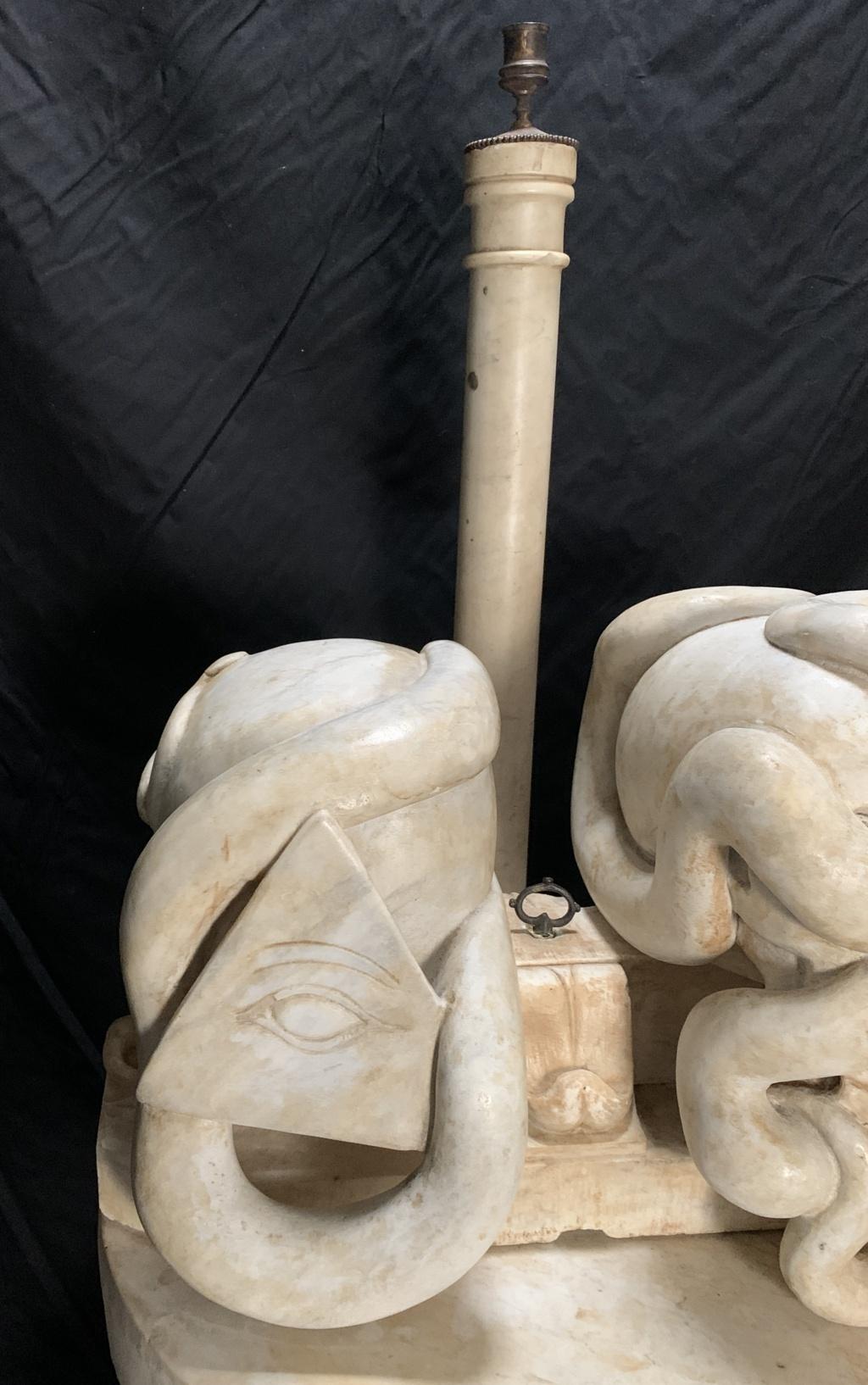 Escultor italiano - Escultura de mármol de principios del siglo XX - Altar masónico en venta 3