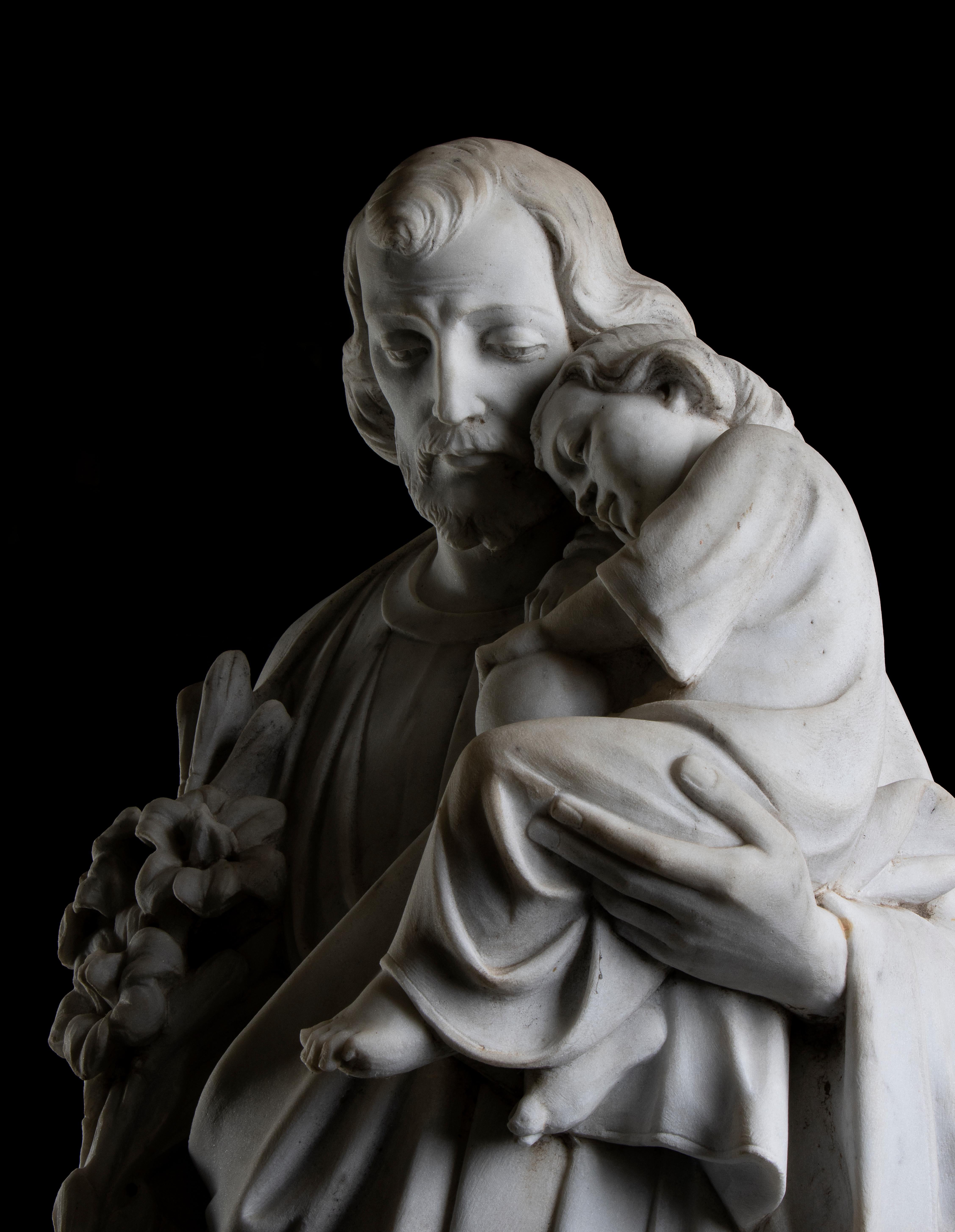 Italienische Bildhauerskulptur des Heiligen Jospeh aus weißem Marmor mit Jesus Christus aus dem 19. Jahrhundert  im Angebot 7