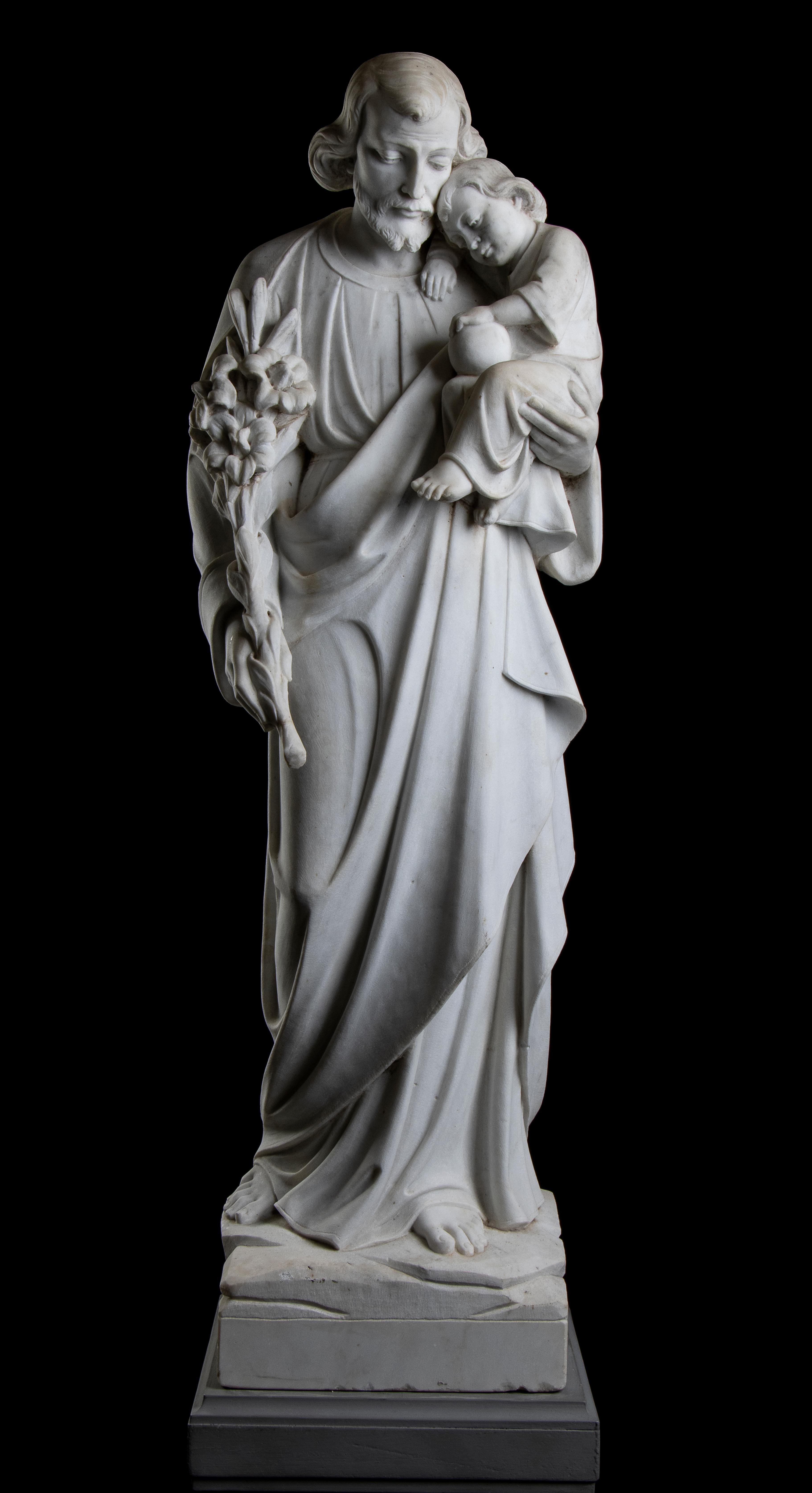 Unknown Figurative Sculpture – Italienische Bildhauerskulptur des Heiligen Jospeh aus weißem Marmor mit Jesus Christus aus dem 19. Jahrhundert 