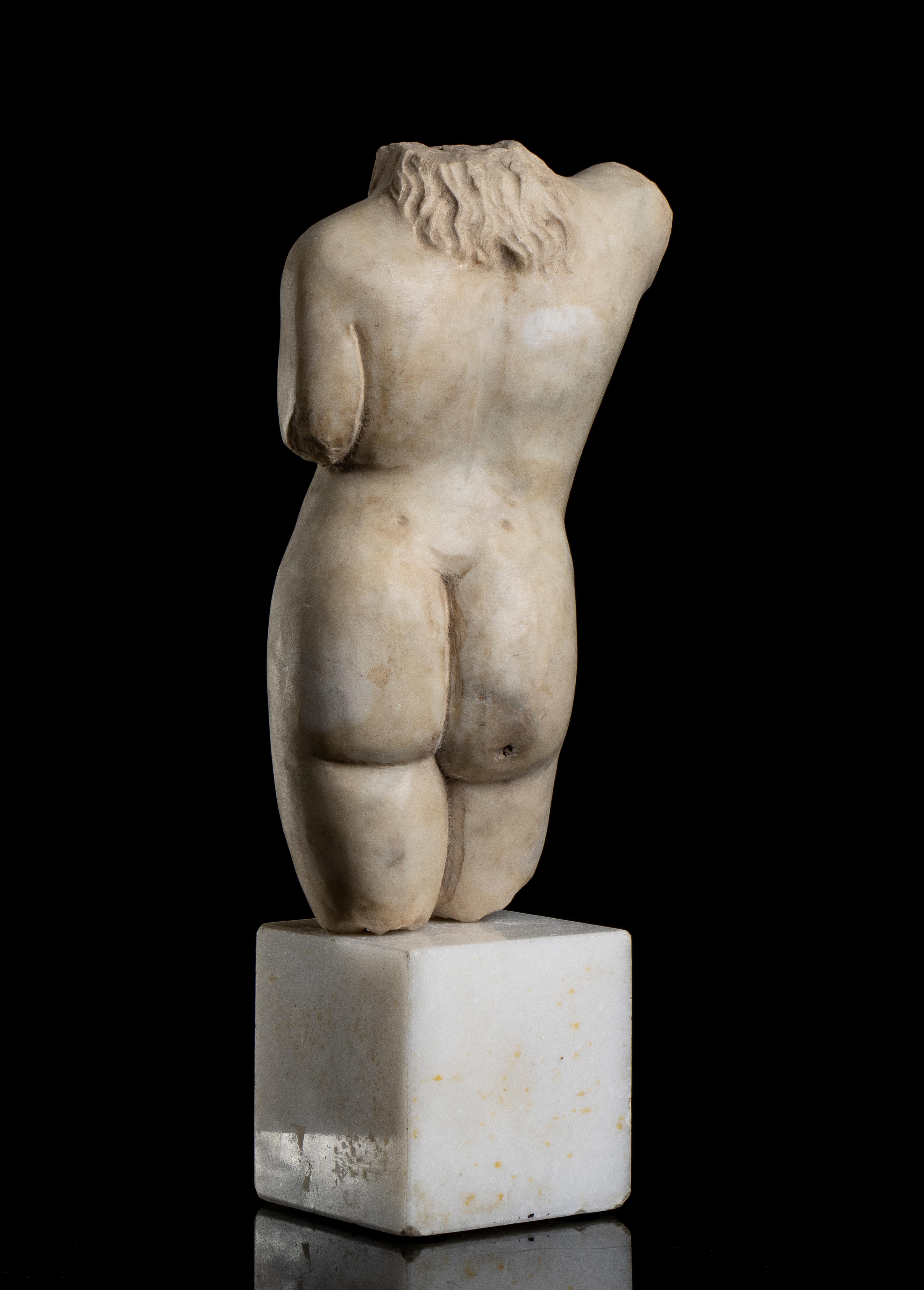 Italienische weiße Bildhauermarmor-Torso-Aktskulptur einer Frau, Grand Tour, klassische Grand Tour im Angebot 7