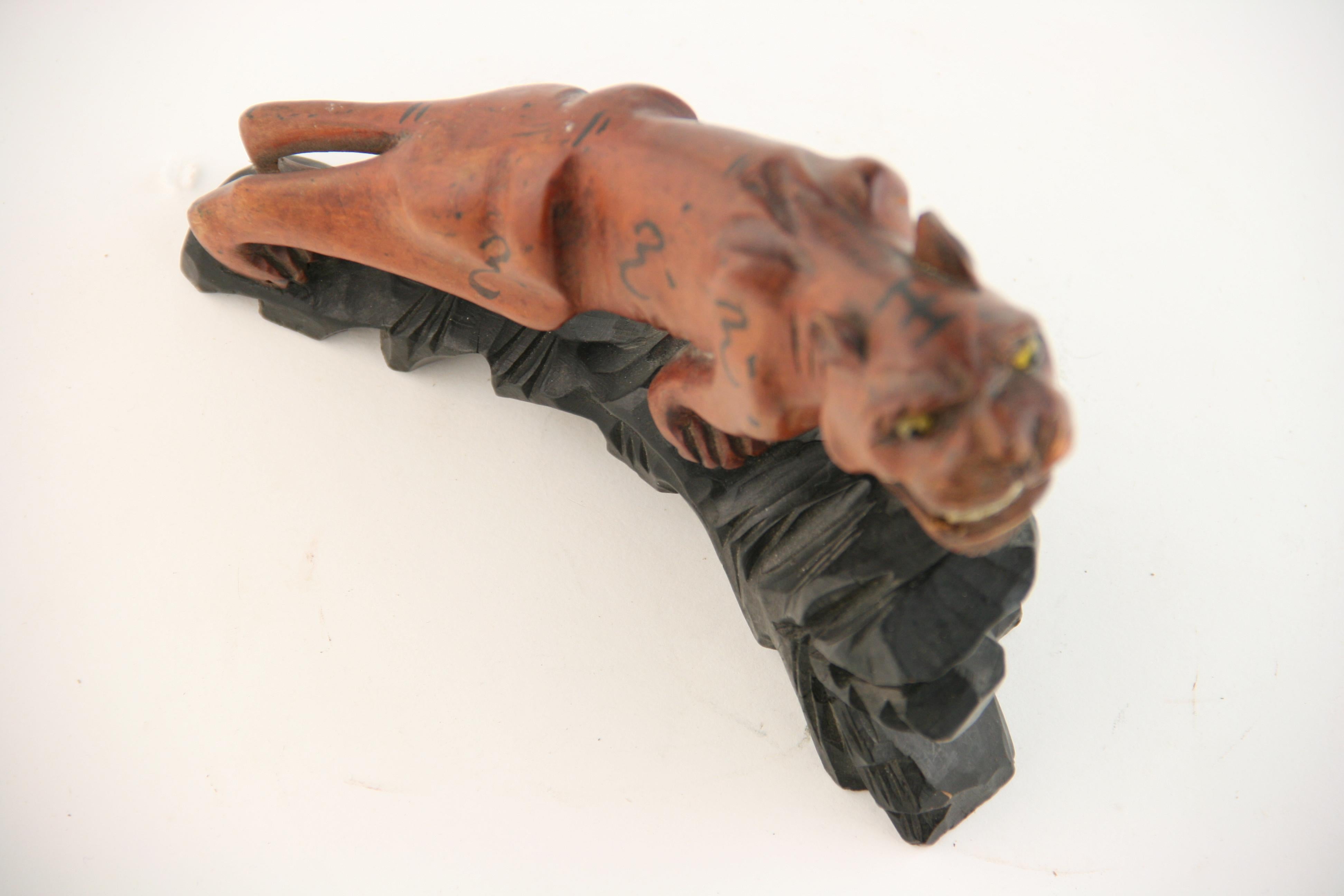 Japanese Carved Boxwood  Tiger Sculpture circa 1920 9