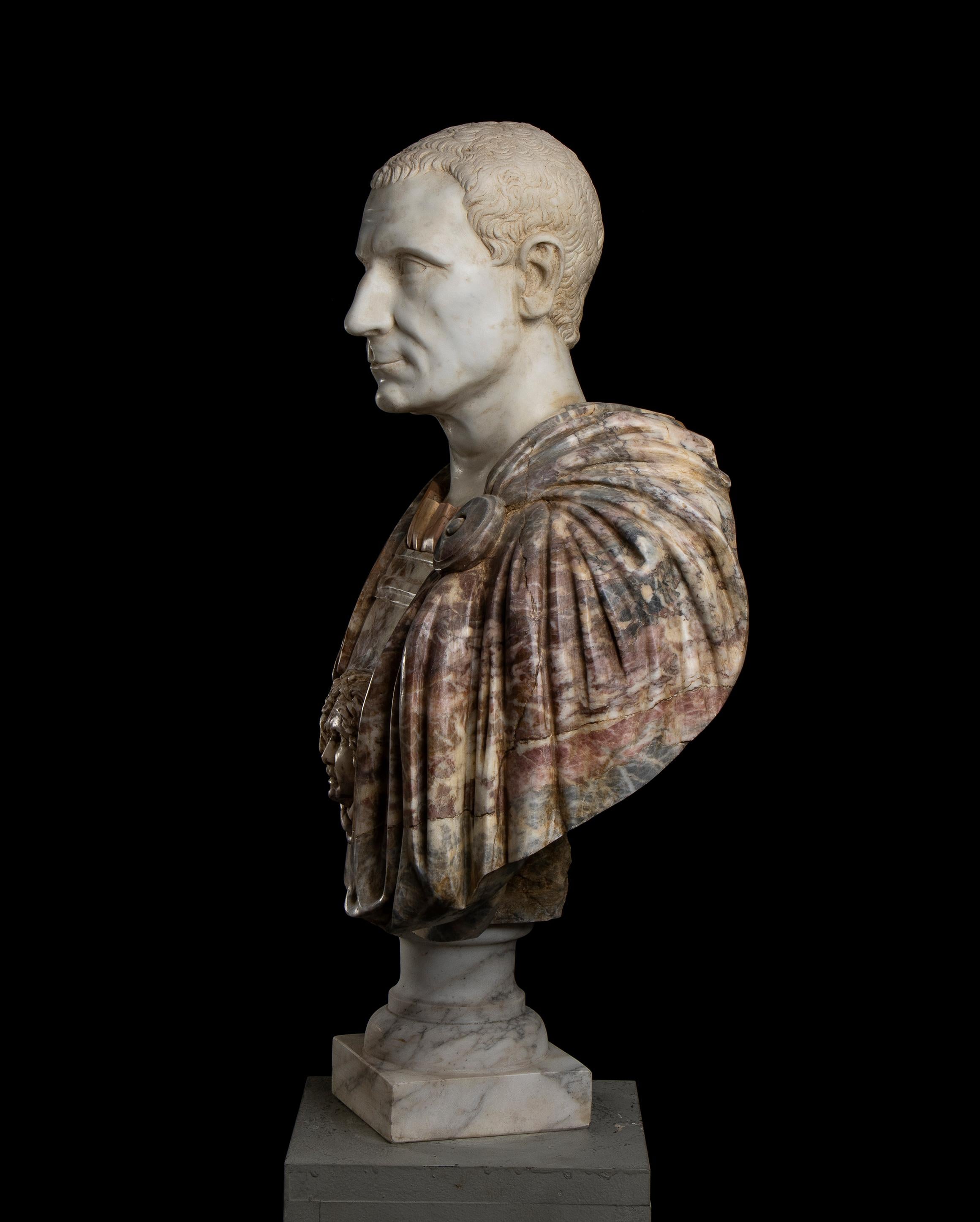 Julio César Mármoles Policromados Escultura Busto Retrato Clásico Romano Italiano - Figurative Sculpture Negro de Unknown