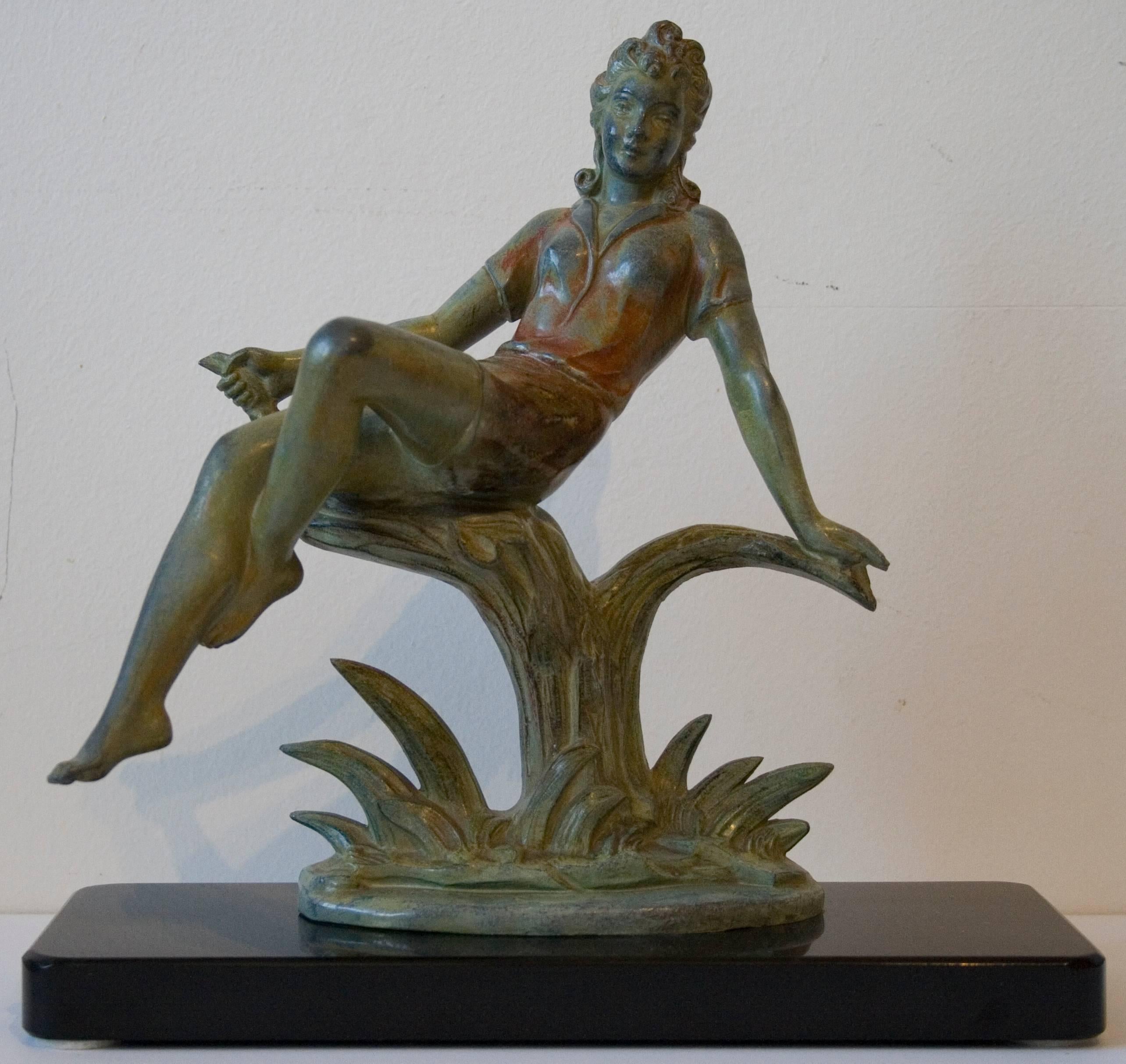 Unknown Figurative Sculpture - Junge Frau auf einem Baumstumpf sitzend (Young Woman on a Tree Stump) -Zinc cast