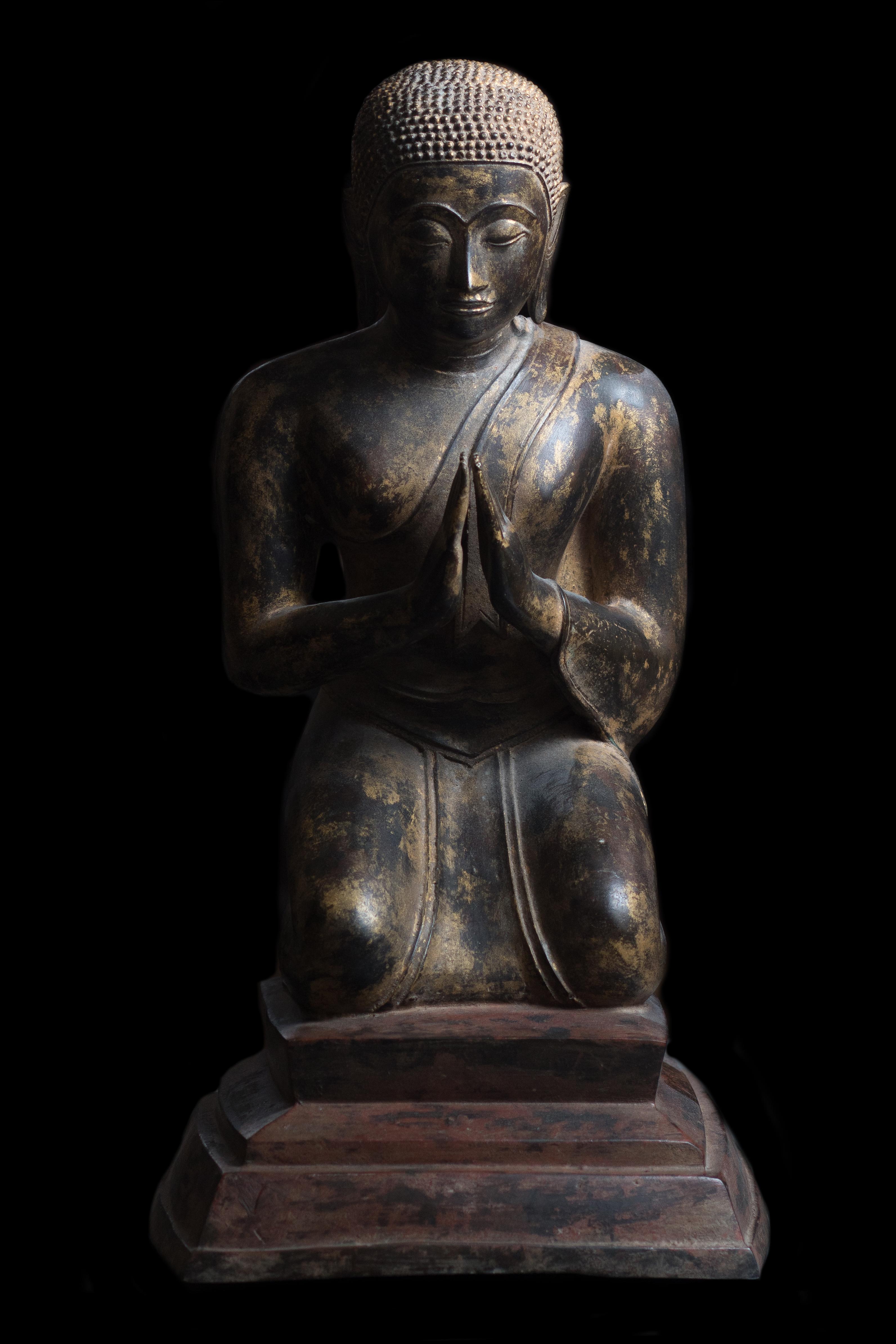 Kneeling Disciples of Buddha 18th/19th century - Old Masters Sculpture by Unknown