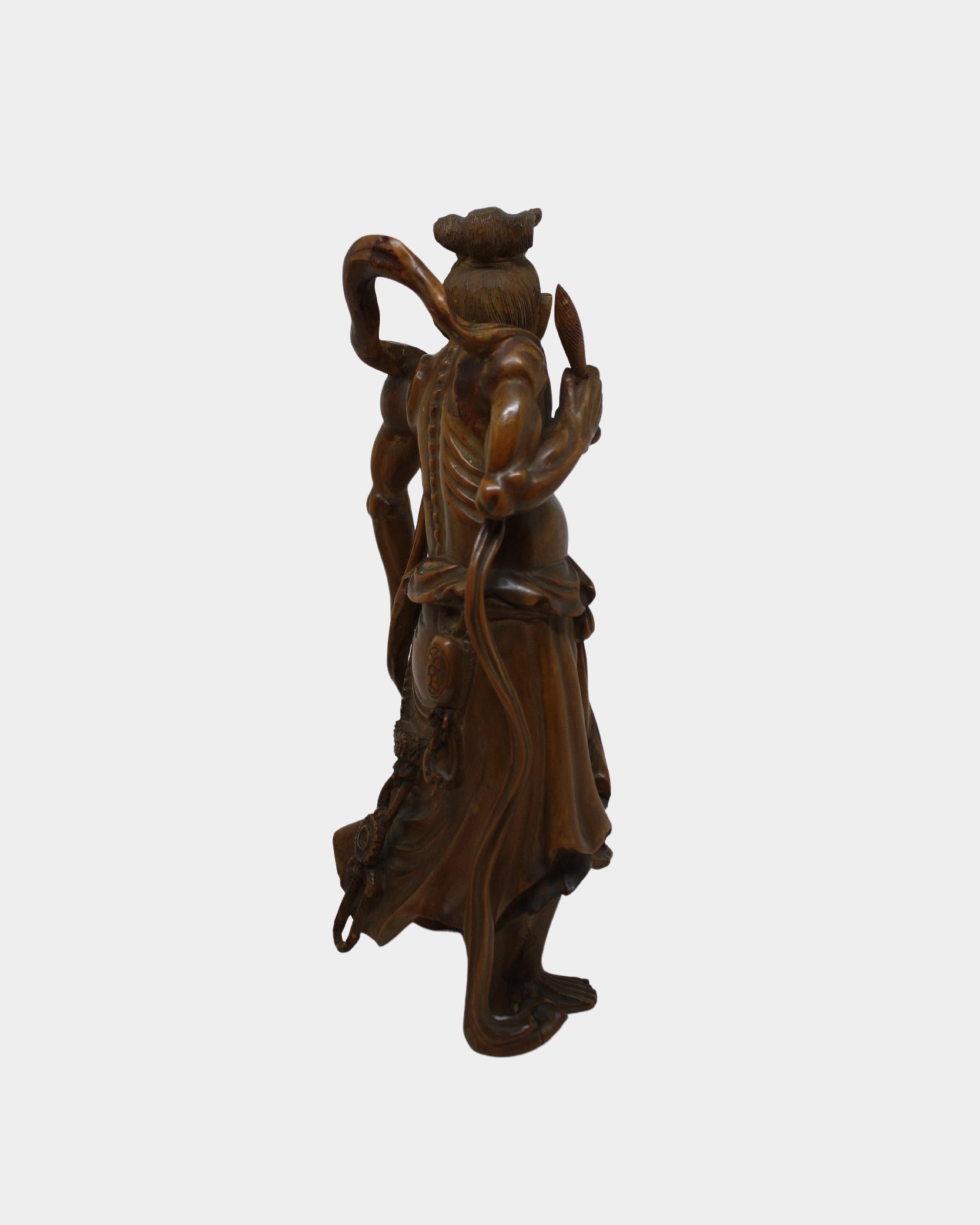 This magnificent pair of boxwood sculptures, 22 cm high, depicts the Kongōrikishi, also known as Niō, the protective guardians of Japanese Buddhist temples. These towering figures, a symbol of strength and protection, are traditionally found at the