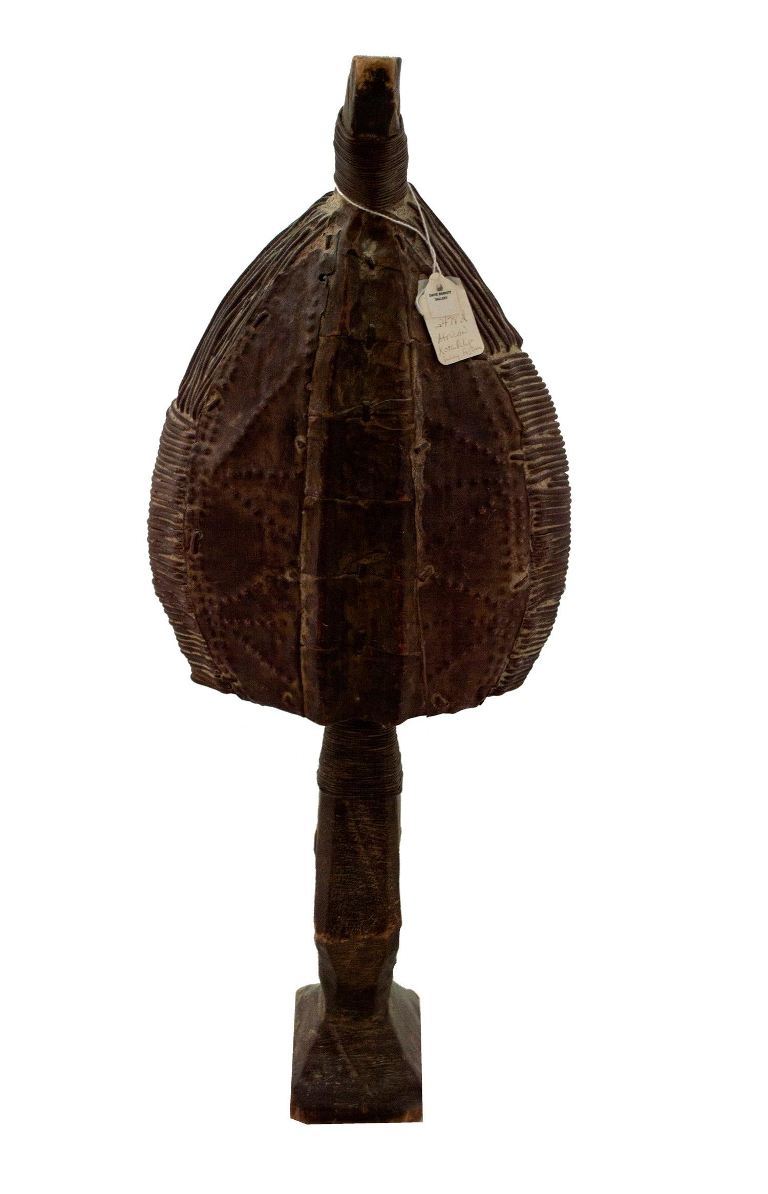 „Kota-Reliquary-Figur Nigeria“, Holz und Kupfer, um 1970 (Stammeskunst), Sculpture, von Unknown