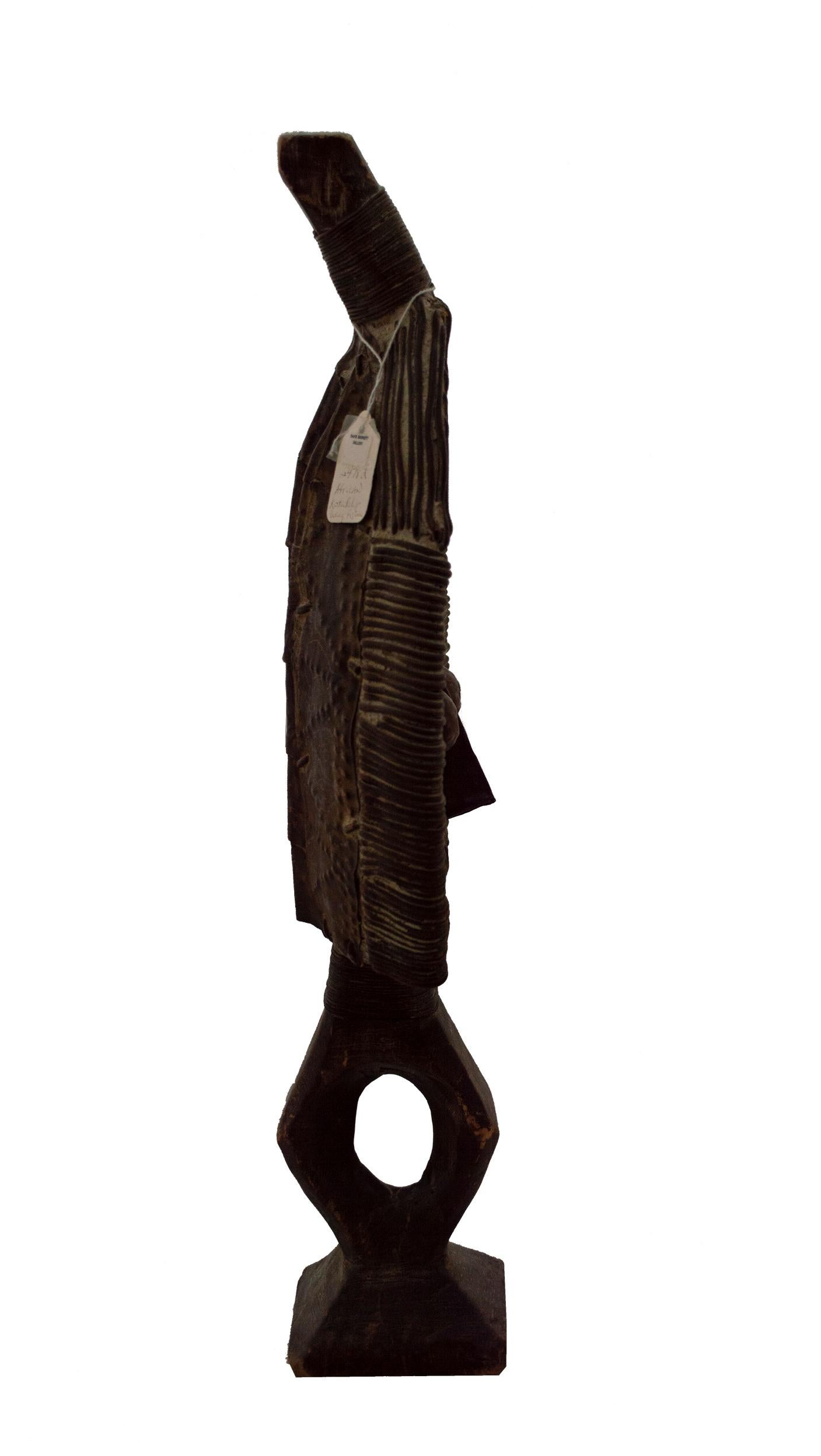 „Kota-Reliquary-Figur Nigeria“, Holz und Kupfer, um 1970 (Braun), Figurative Sculpture, von Unknown