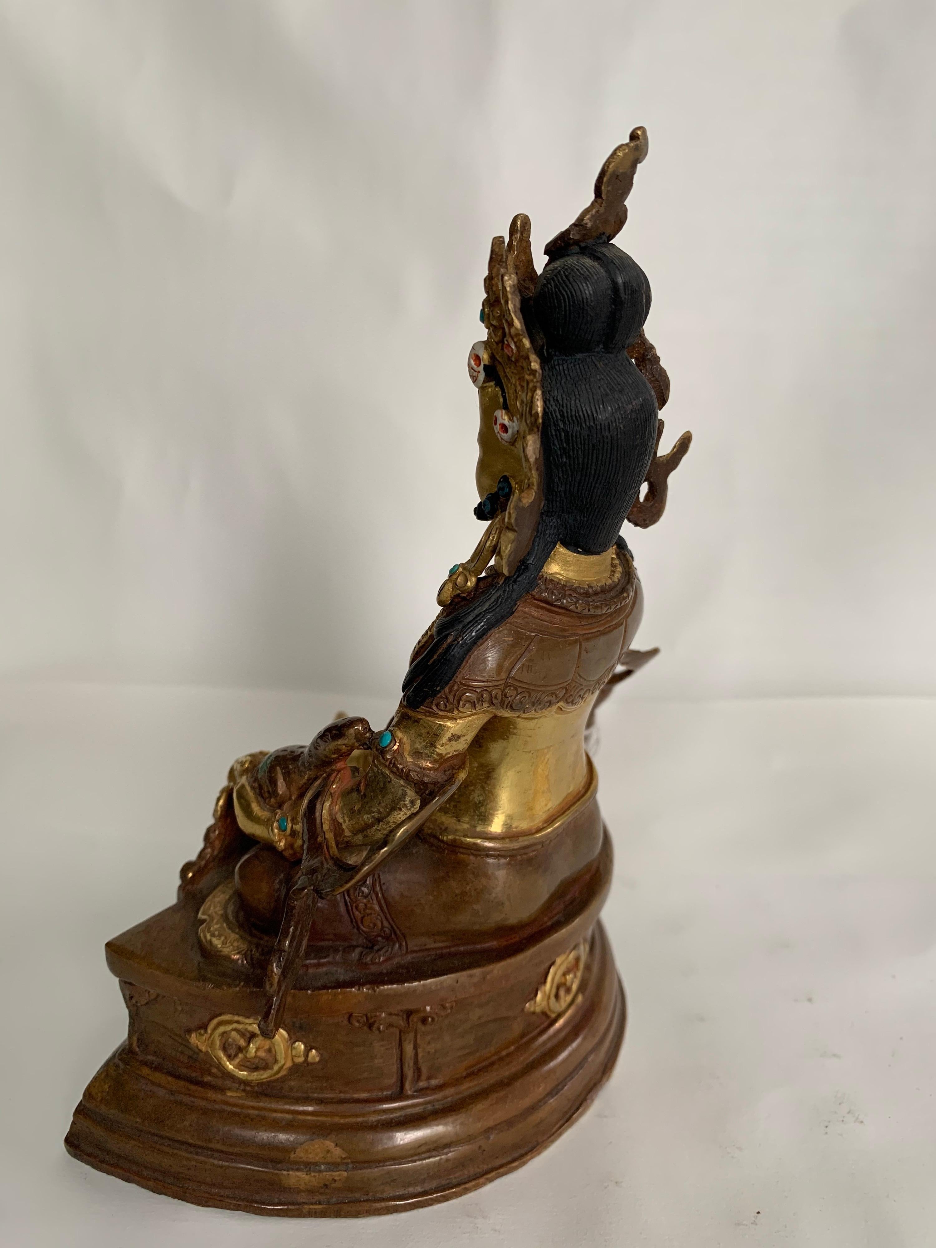 Statua di Kubera da 6 pollici con oro 24 carati realizzata a mano con il processo a cera persa - Figurative Sculpture Oro di Unknown