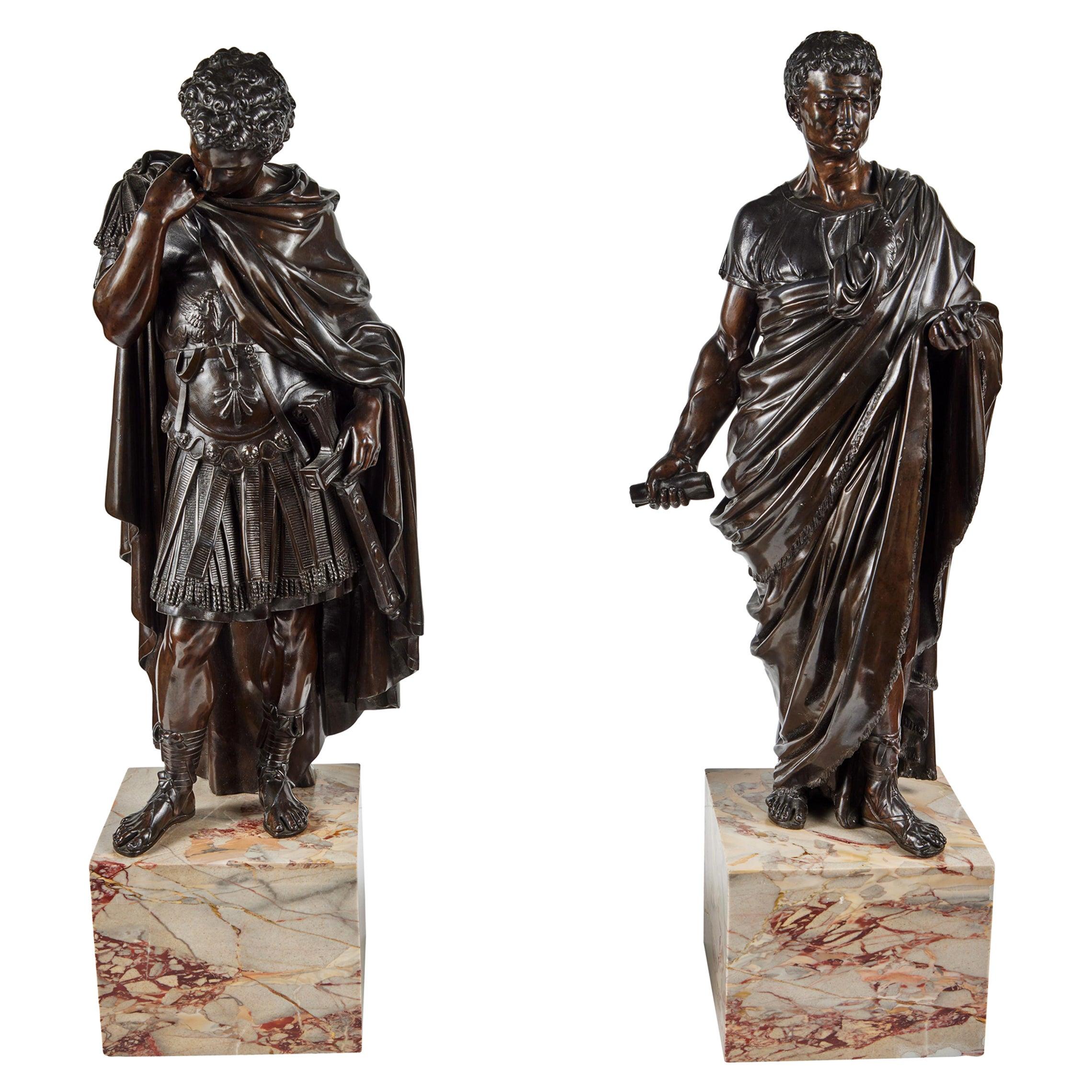 Figurative Sculpture Unknown - Grandes figurines romaines en bronze moulé